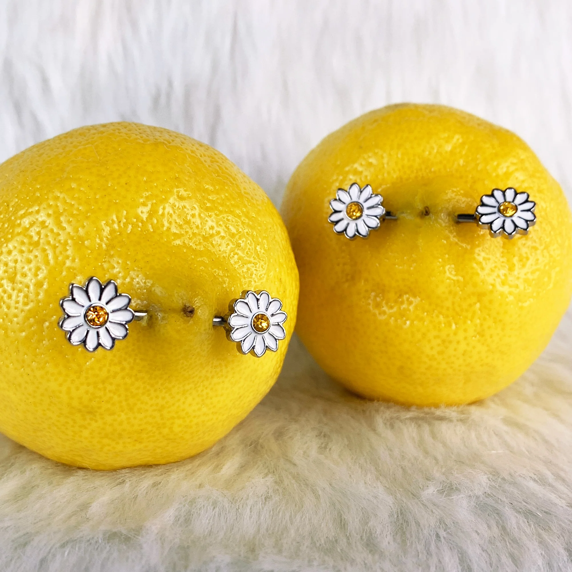 14G 9/16 Yellow Gem White Daisy Flower Hippie Nipple Ring Set - Image 3