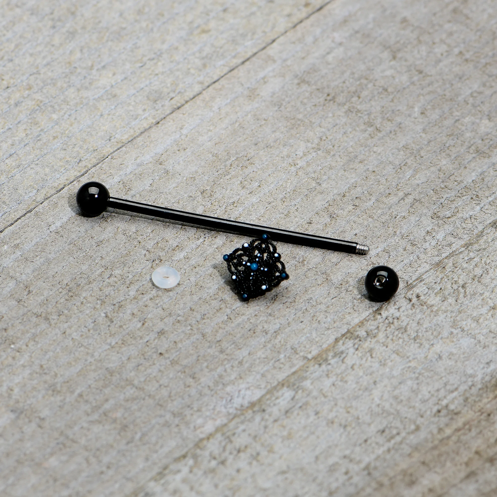 14G Blue Gem Black Lacy Rhombus Industrial Barbell 38mm - Image 6
