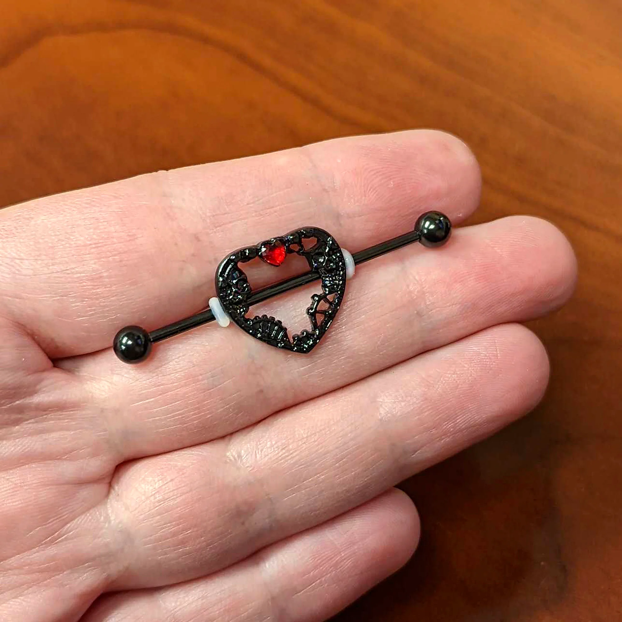 14G Red Gem Black Heart Steampunk Skeleton Industrial Barbell 38mm - Image 3