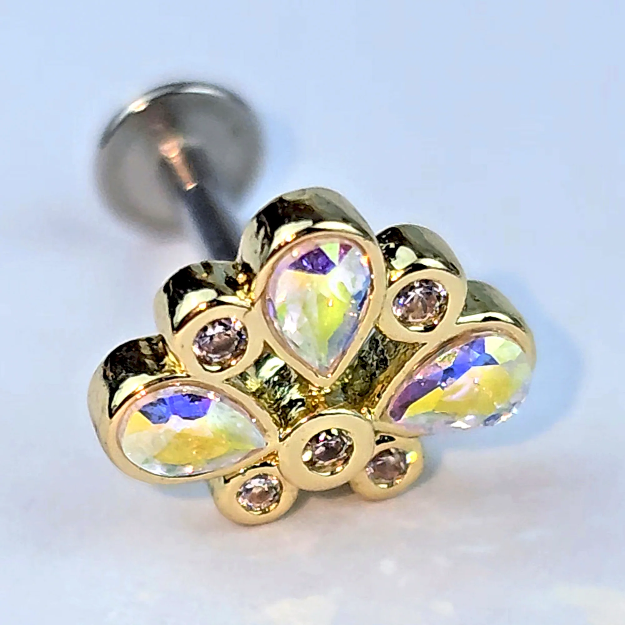 16G 1/4 Aurora Gem Golden Crown Deluxe Labret - Image 6