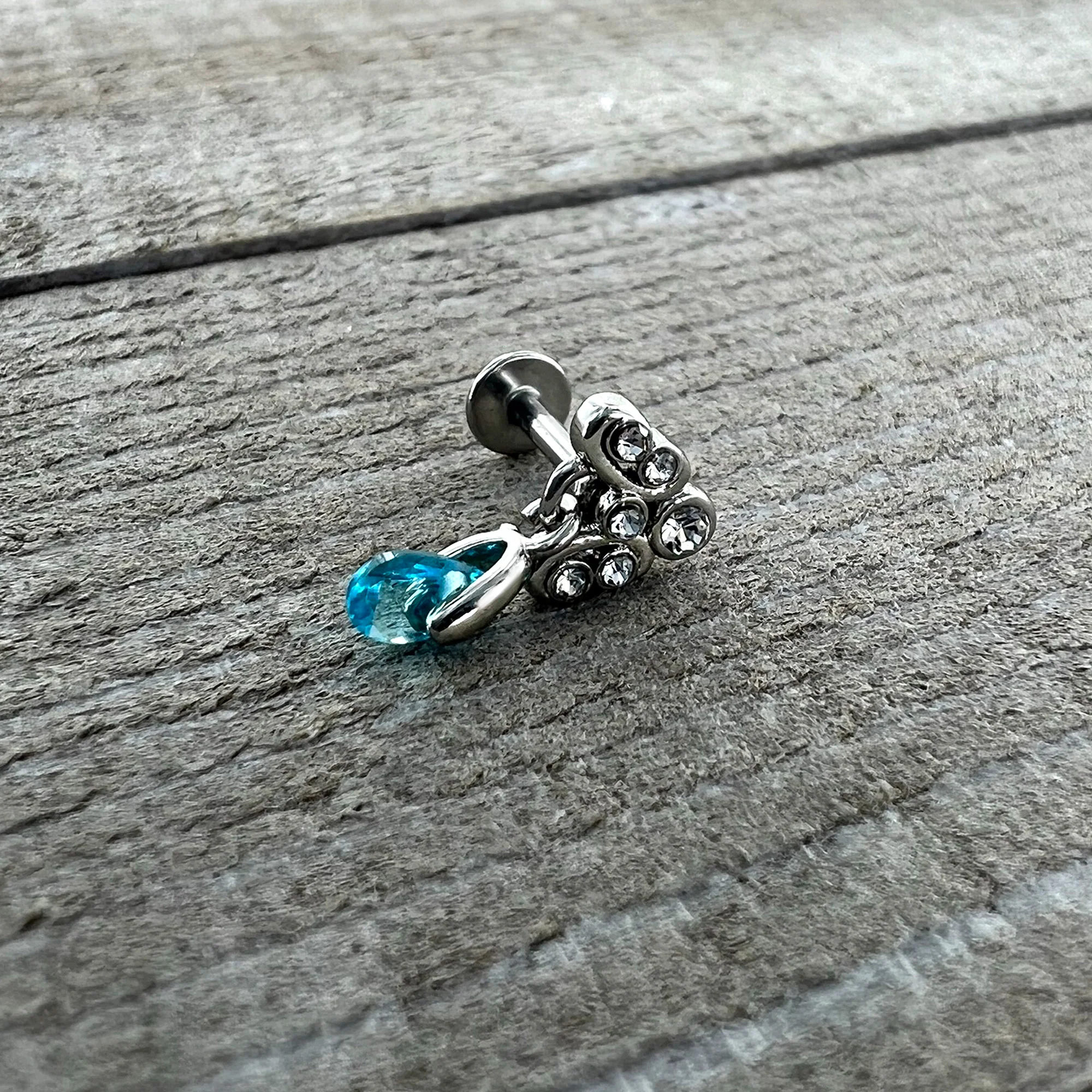 16G 1/4 Clear Blue Gem Scrolling Elegance Dangle Labret Tragus - Image 6