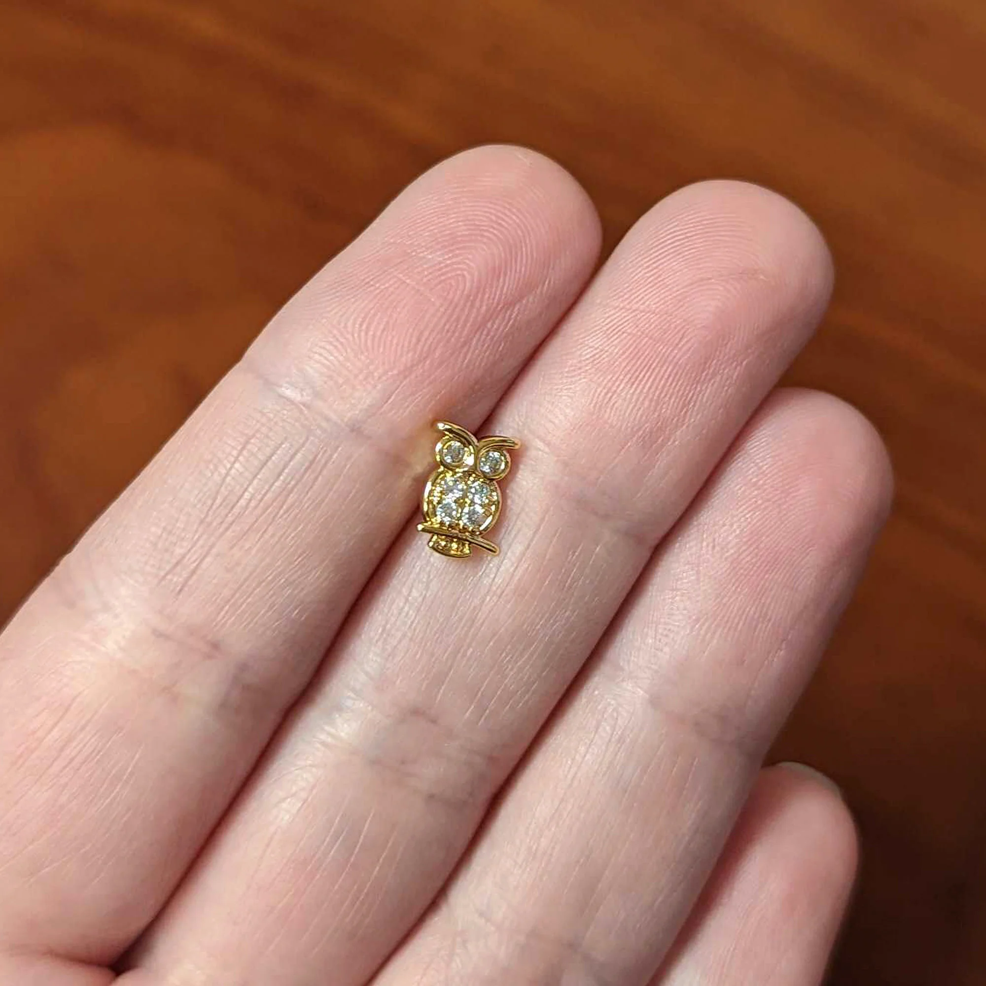 16G 1/4 Clear CZ Gem Gold Hue Owl Internal Thread Labret Tragus - Image 5