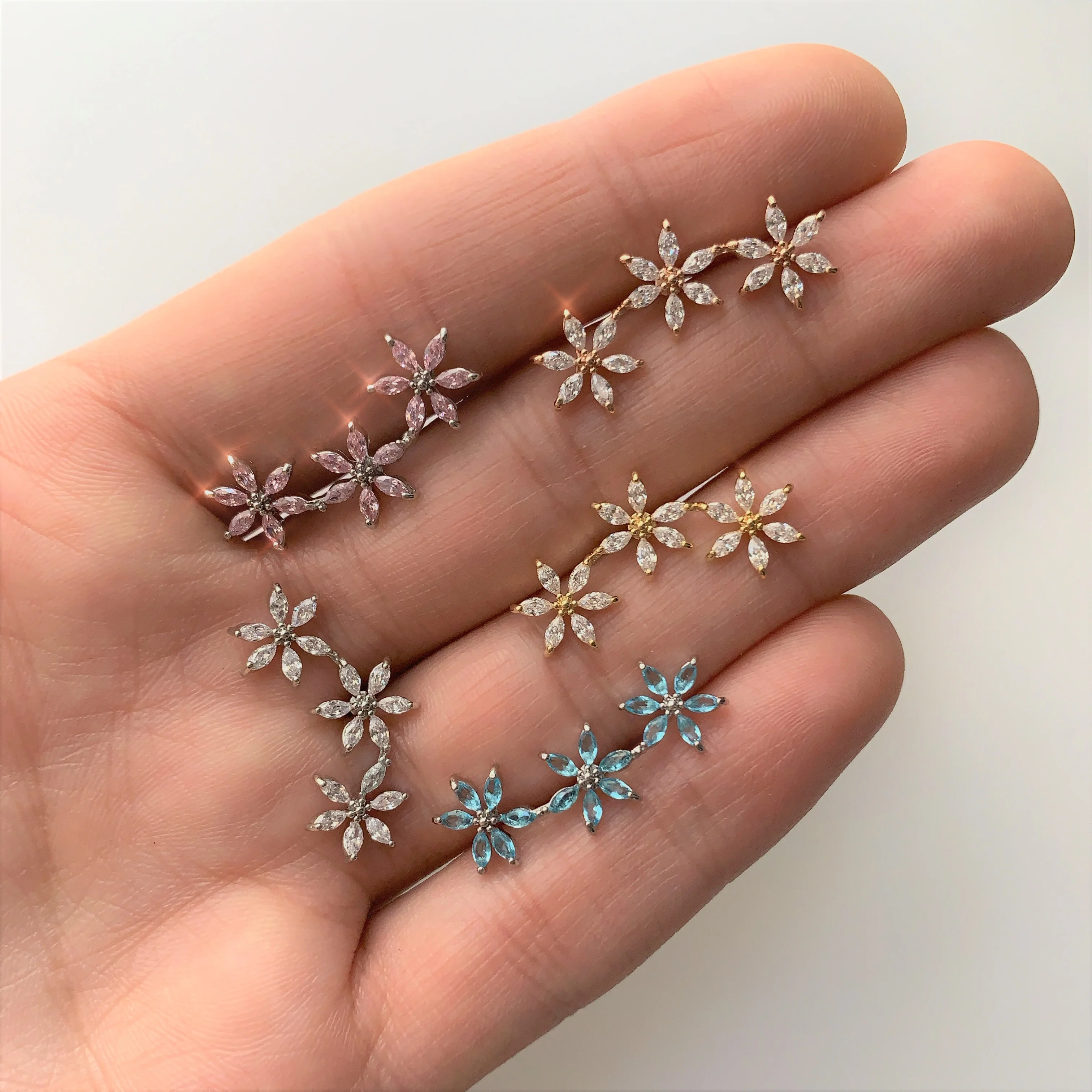 16G 1/4 Clear CZ Gem Rose Gold Tone Tri Flower Cartilage - Image 2