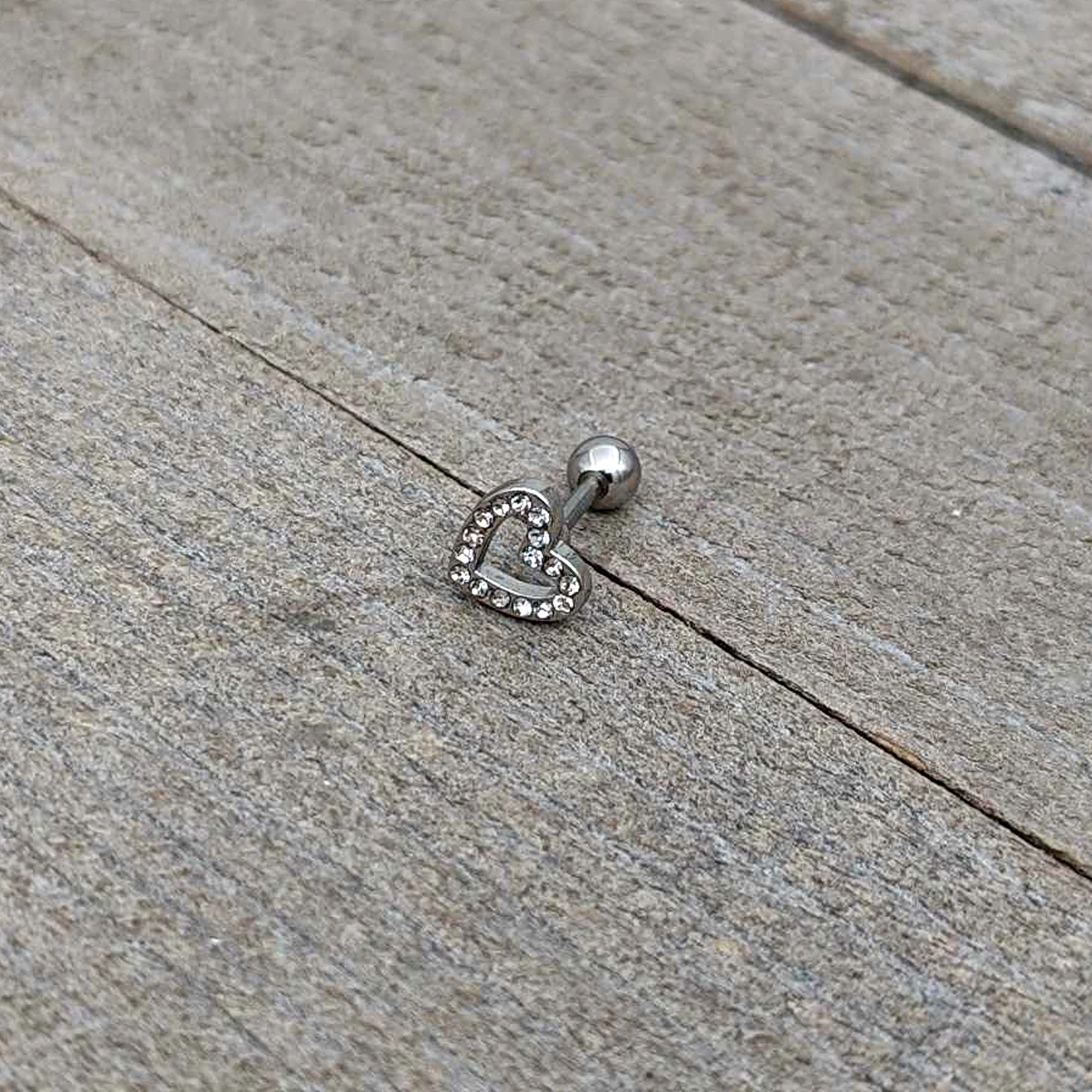 16G 1/4 Clear Gem Open Heart Valentine Cartilage Tragus Earring - Image 7
