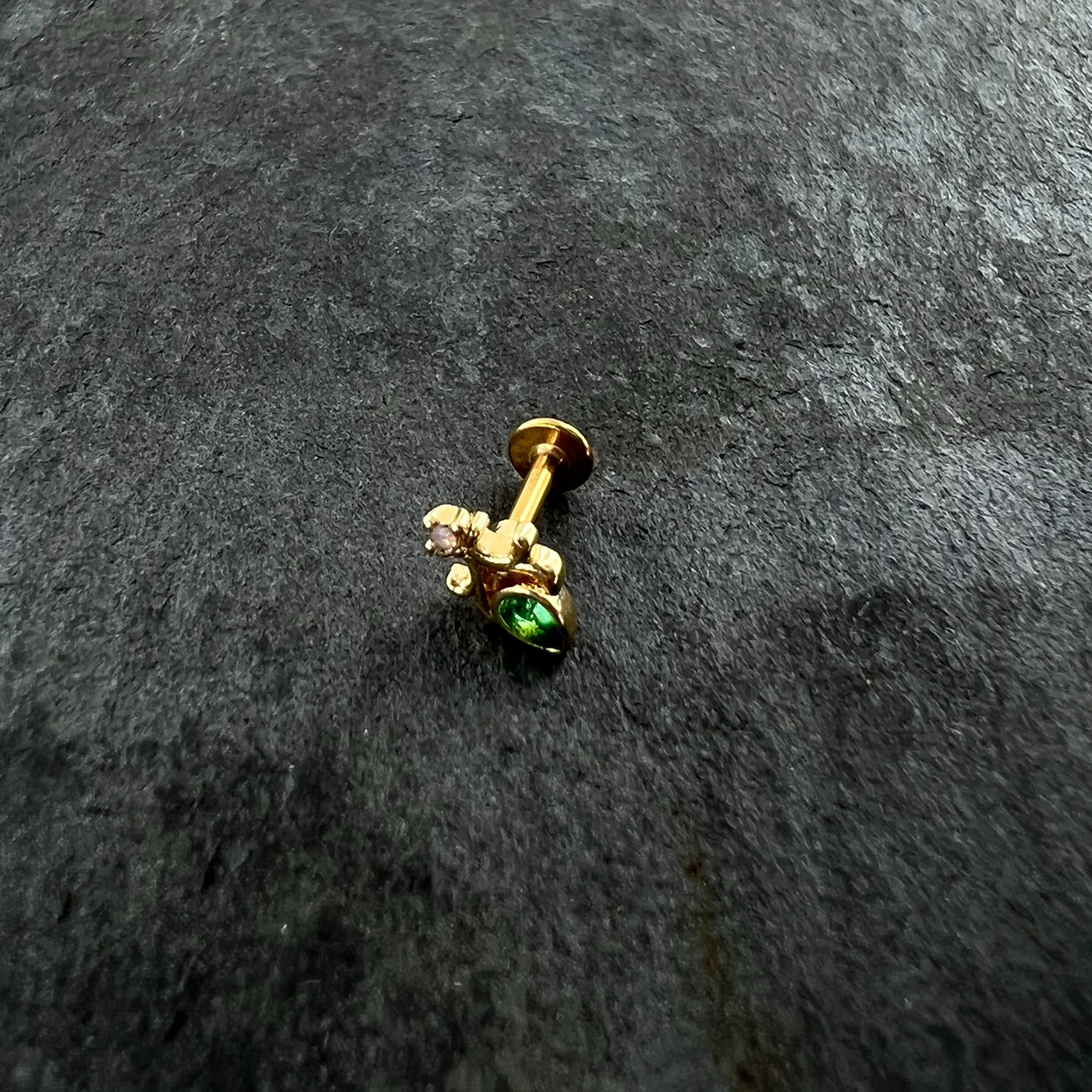 16G 1/4 Green Gem Gold Tone Shades of Spring Labret - Image 6