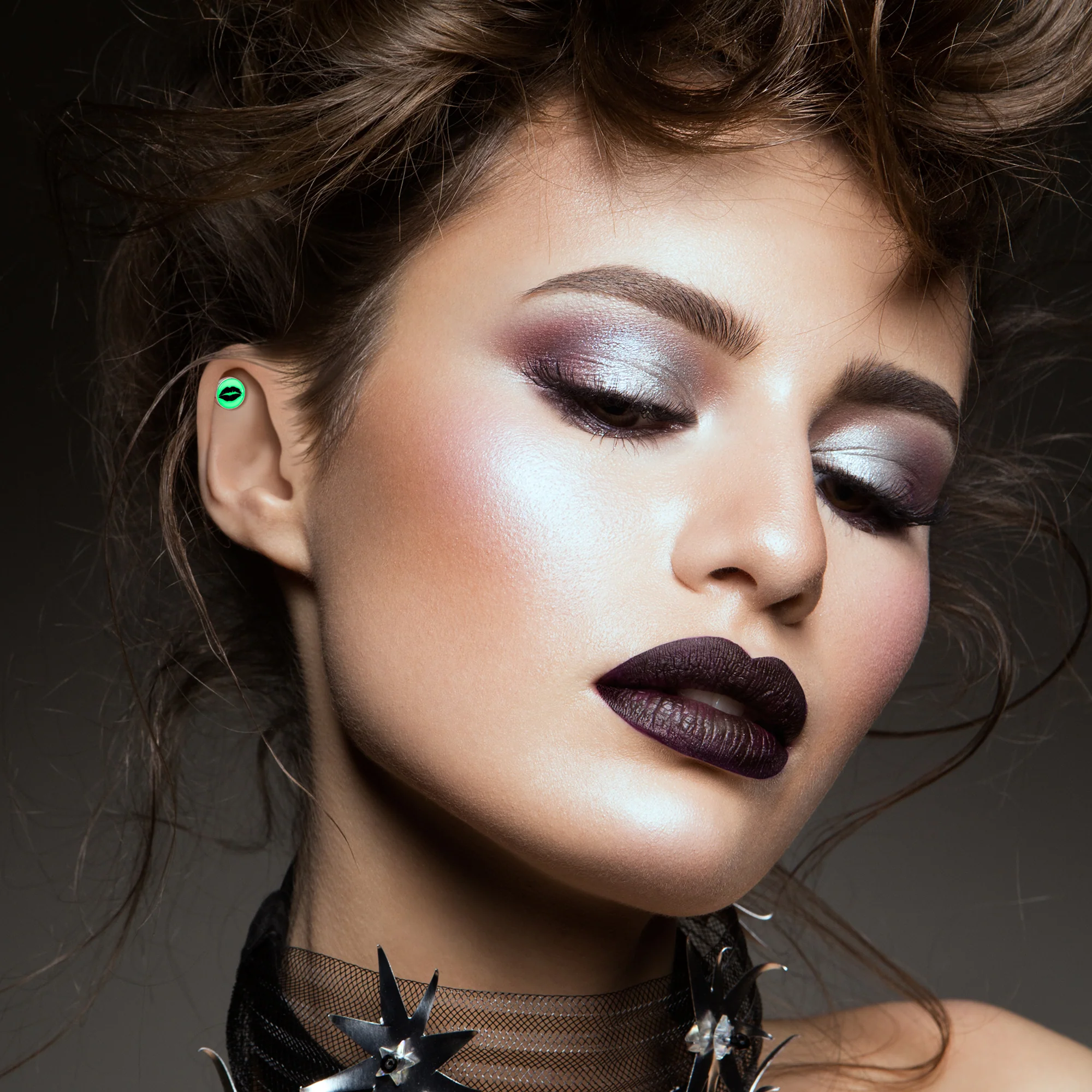 16G 1/4 Lipstick Kiss Black Glow in the Dark Cartilage Earring by Onyx O - Image 4