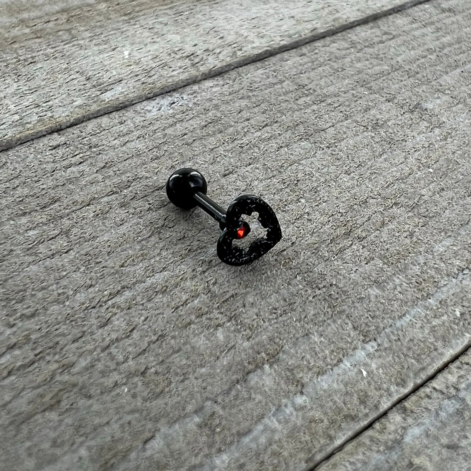 16G 1/4 Red Clear Gem Black Heart Key Cartilage Tragus Earring - Image 6