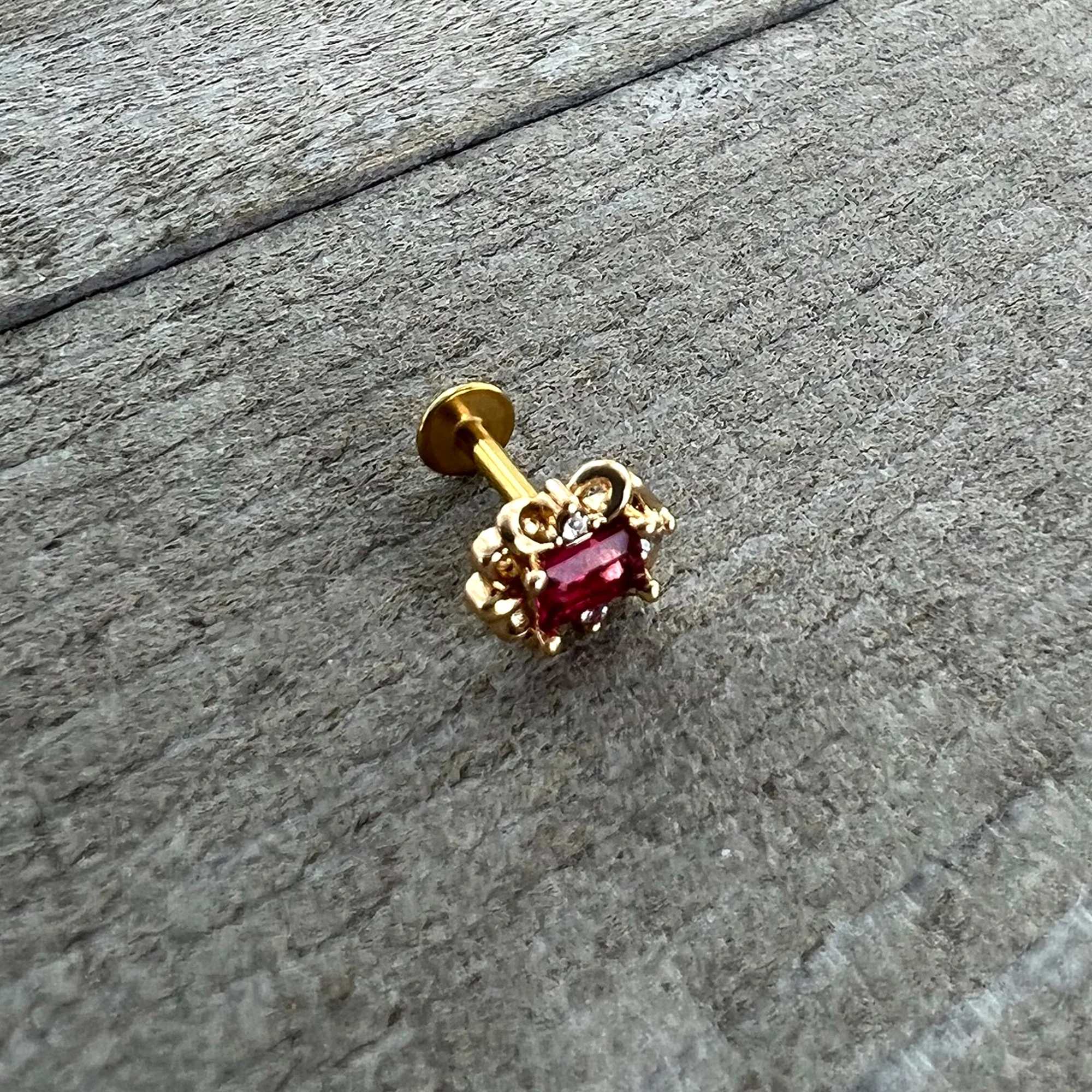 16G 1/4 Red Gem Gold Tone Regal Escutcheon Labret Monroe Tragus - Image 6