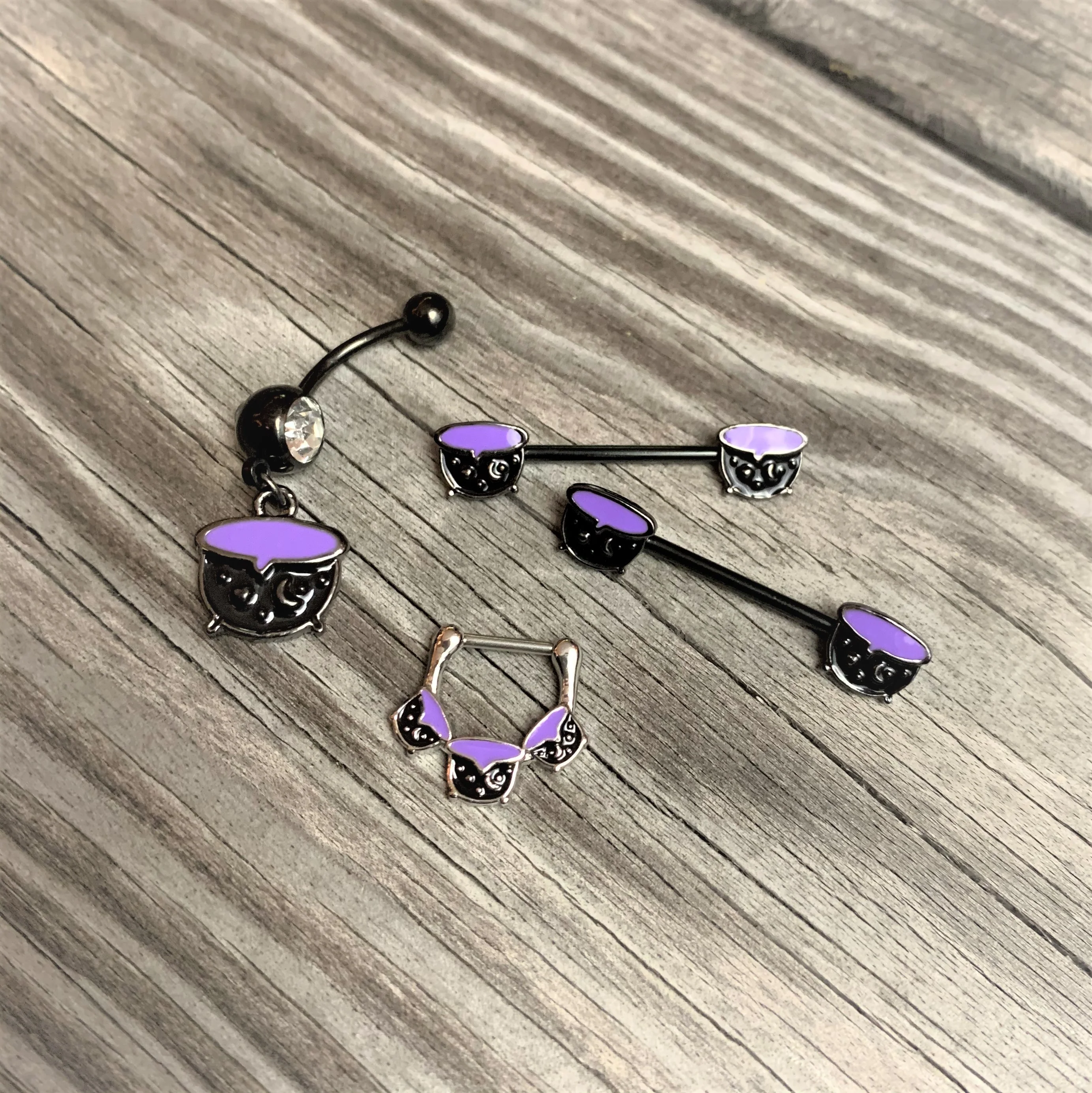 16G 3/8 Black Purple Cauldron Halloween Cartilage Clicker - Image 3