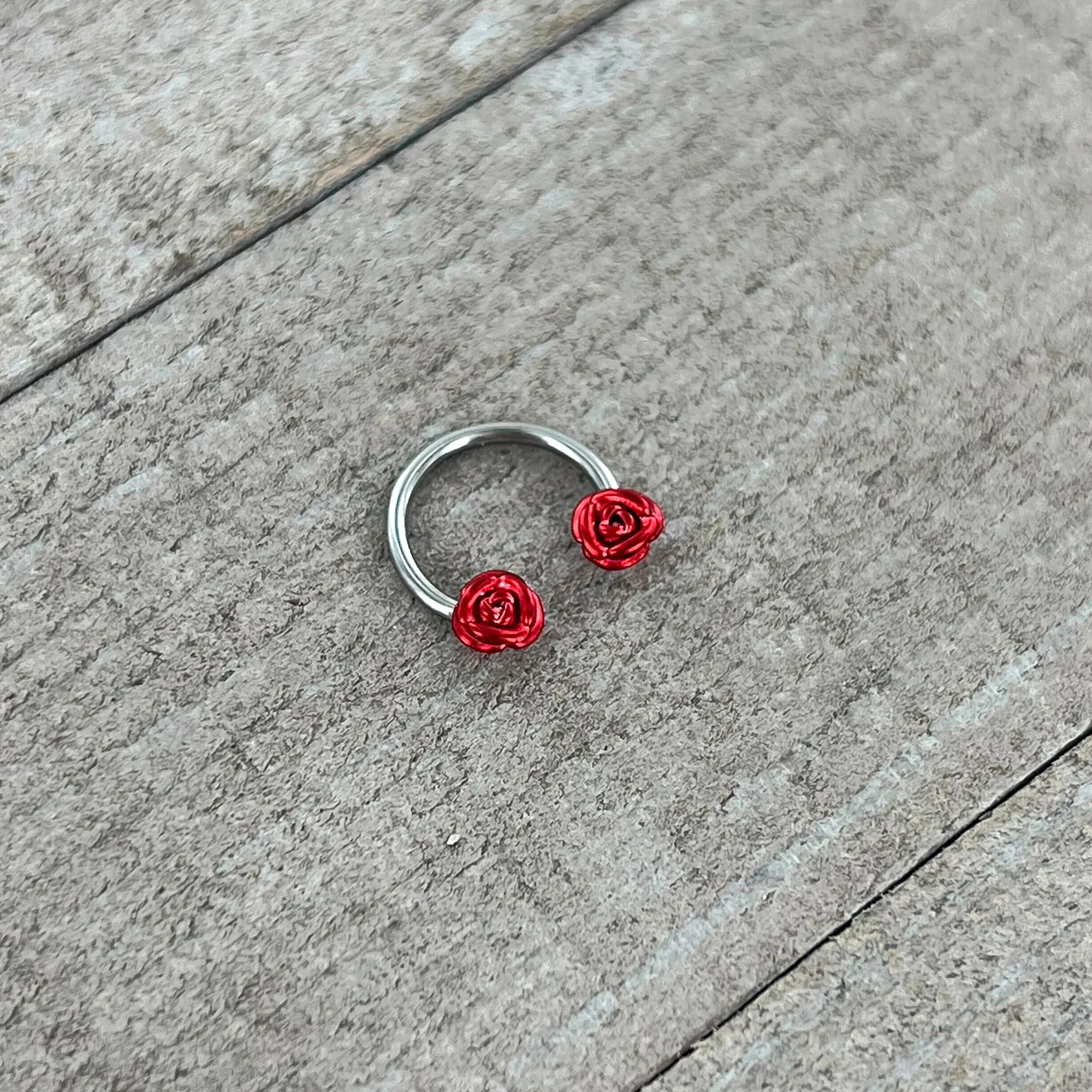 16G 3/8 Blooming Red Rose Flower Horseshoe Circular Barbell - Image 4