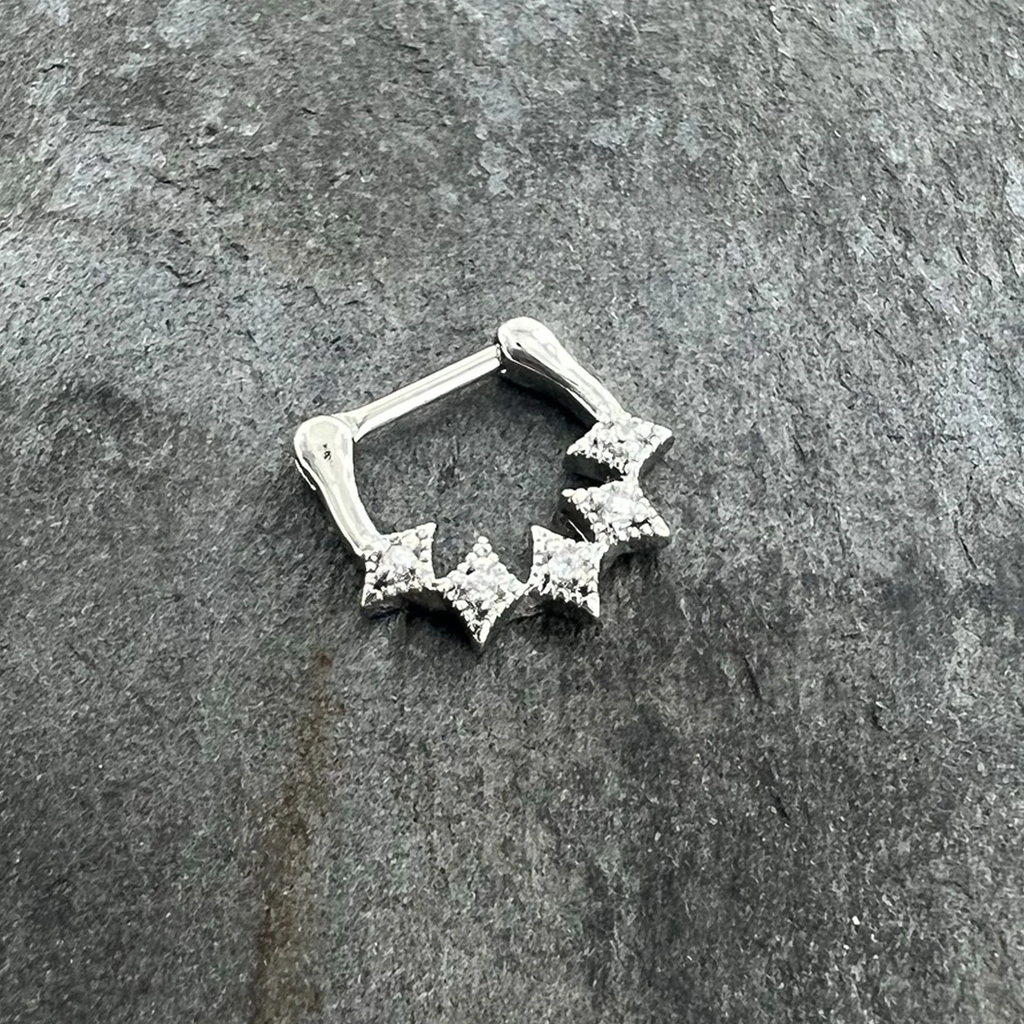 16G 3/8 Clear Gem Textured Rhombus Arc Cartilage Clicker Ring - Image 4