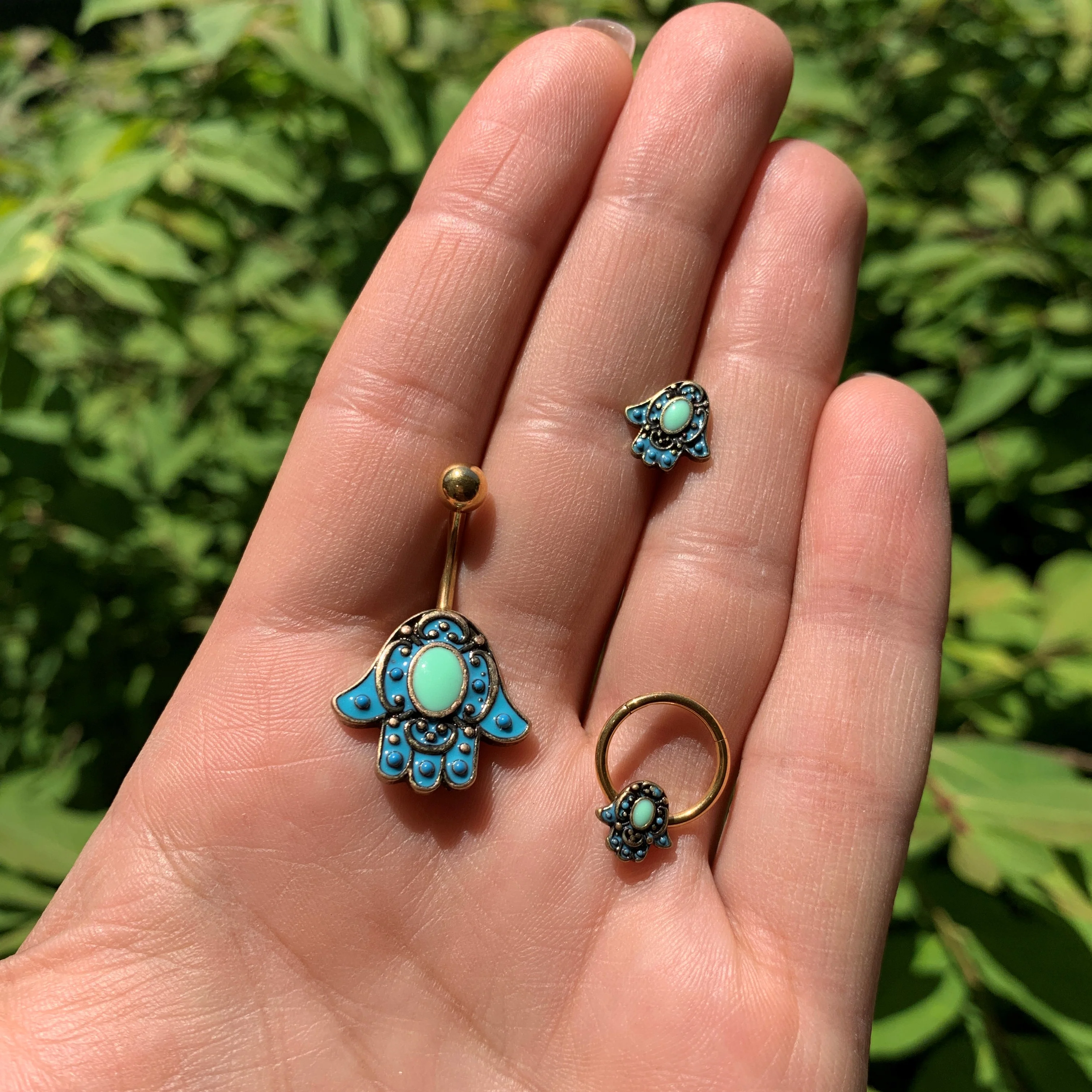 16G 3/8 Gold Tone Aqua Ornate Hamsa Hand Septum Ring - Image 2
