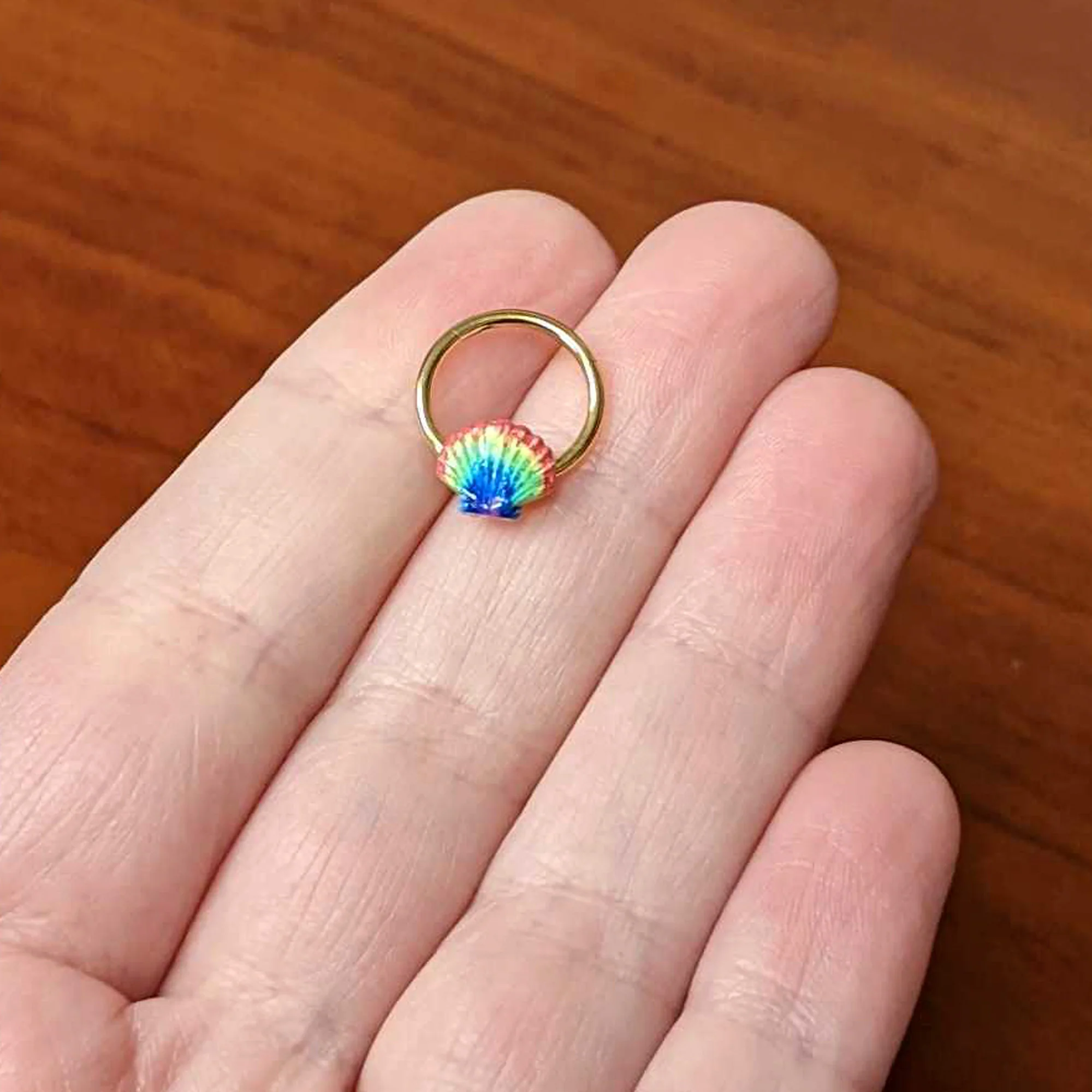 16G 3/8 Gold Tone Rainbow Scallop Shell Hinged Segment Ring - Image 4