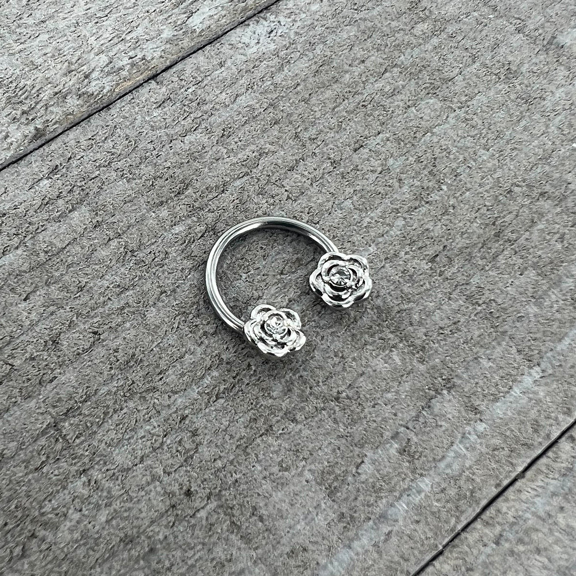 16G 3/8 Textured Blooming Flowers Horseshoe Circular Barbell - Image 4