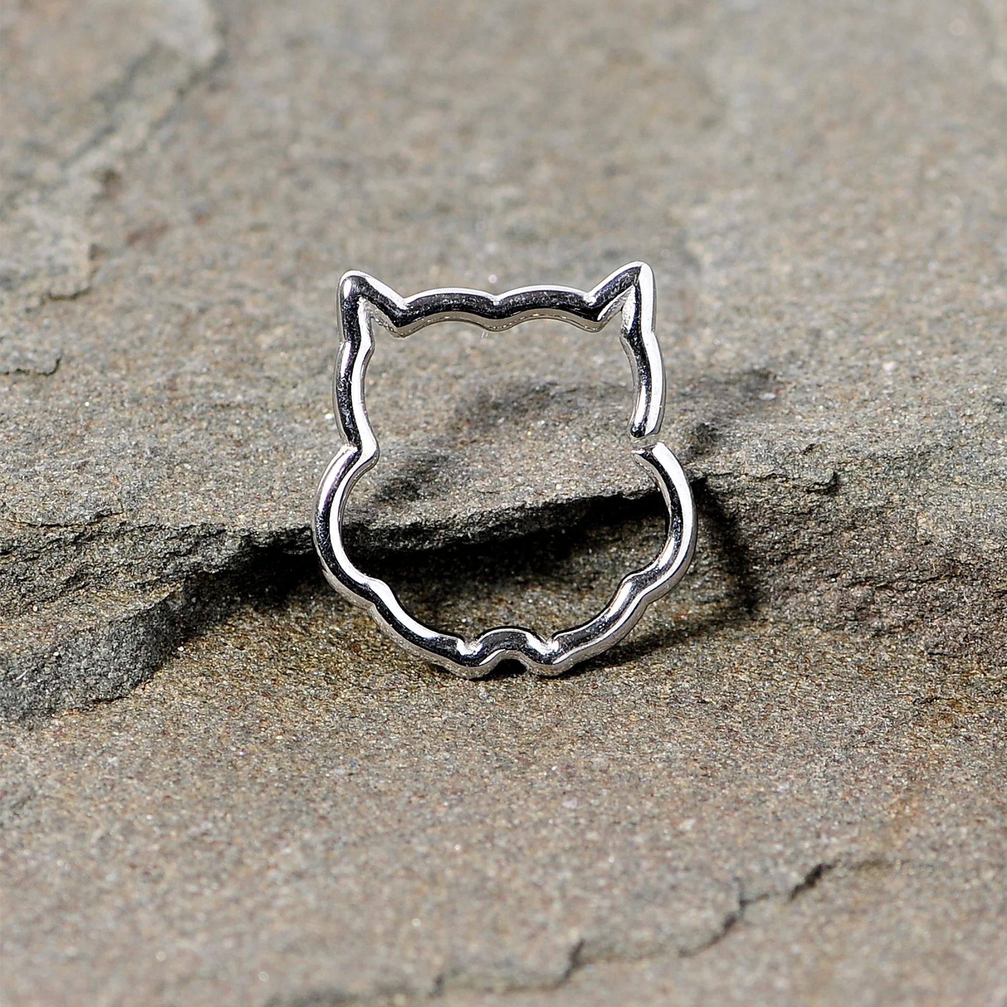 16G 3/8 Steel Barn Owl Halloween Cartilage Closure Ring - Image 2