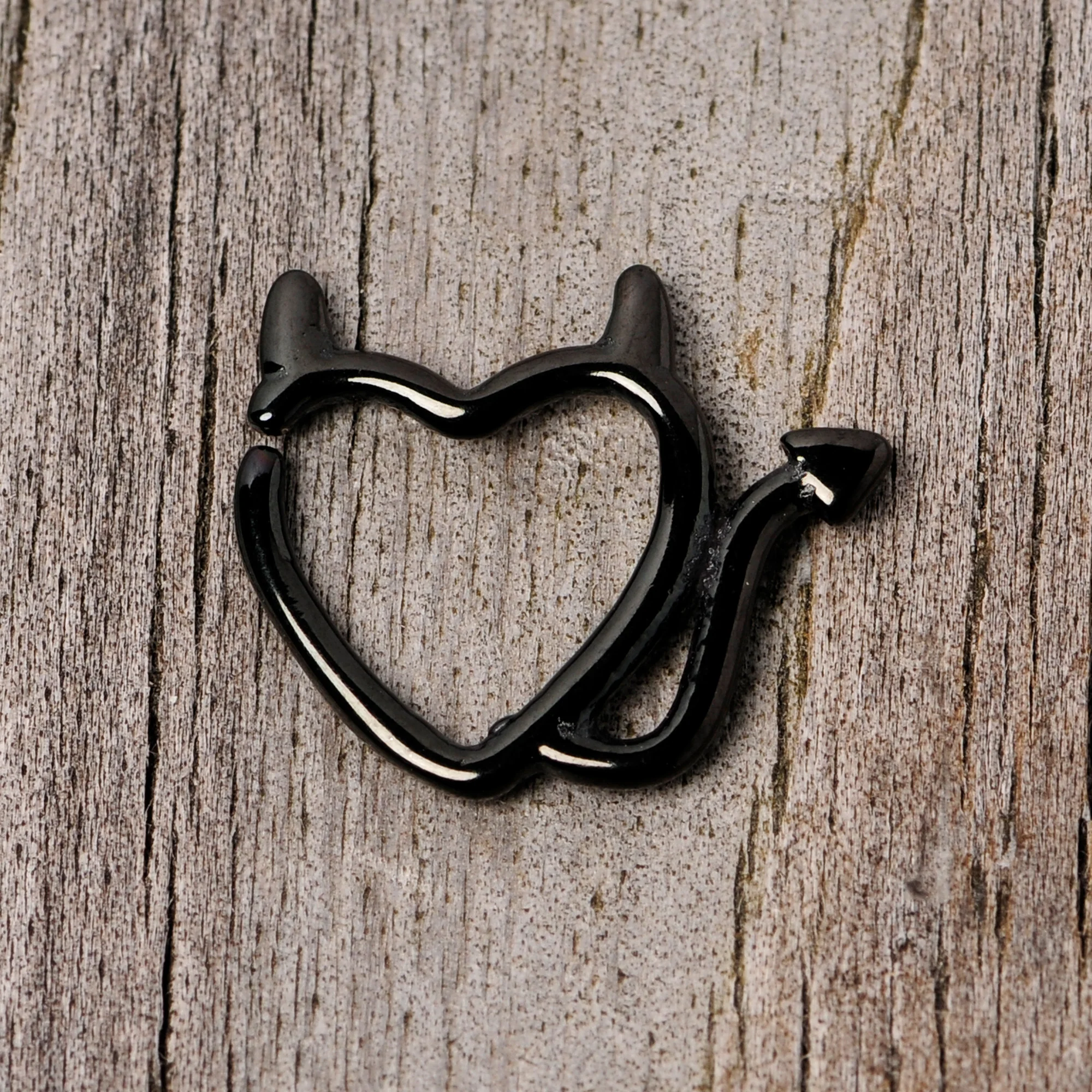 16G 5/16 Black Little Devil Halloween Heart Closure Ring - Image 3