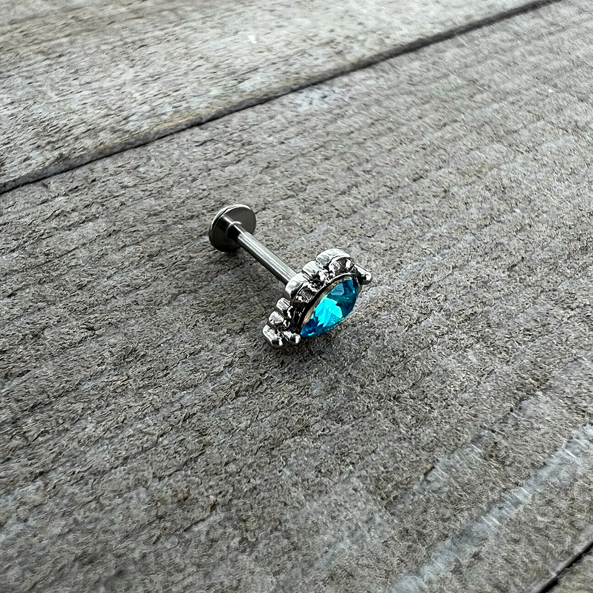16G 5/16 Blue Gem Art Deco Oval Labret Monroe Tragus - Image 6