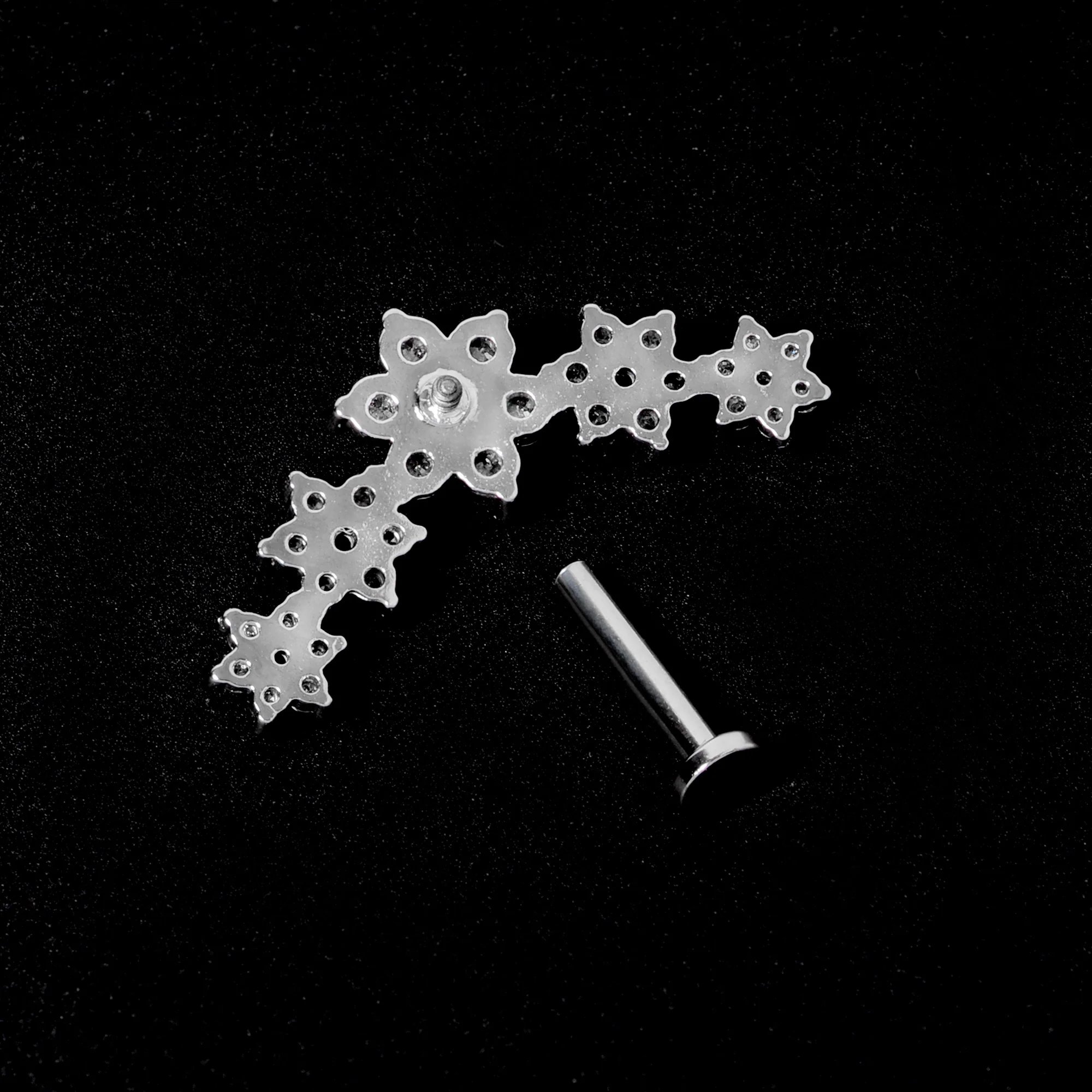16G 5/16 Clear CZ Gem Floral Internal Thread Labret - Image 7