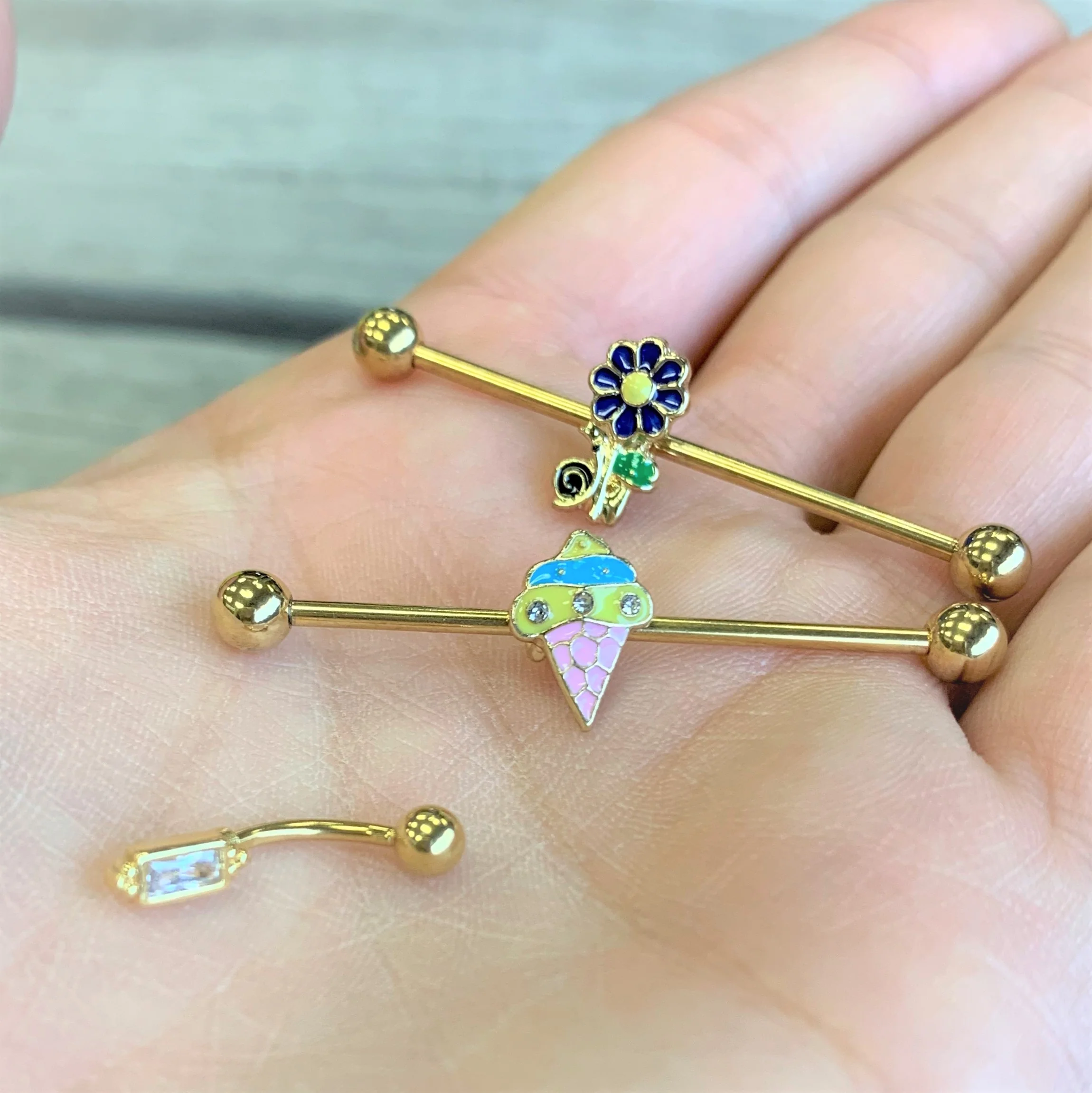 16G 5/16 Clear CZ Gem Gold Tone Rectangle Curved Eyebrow Ring - Image 3
