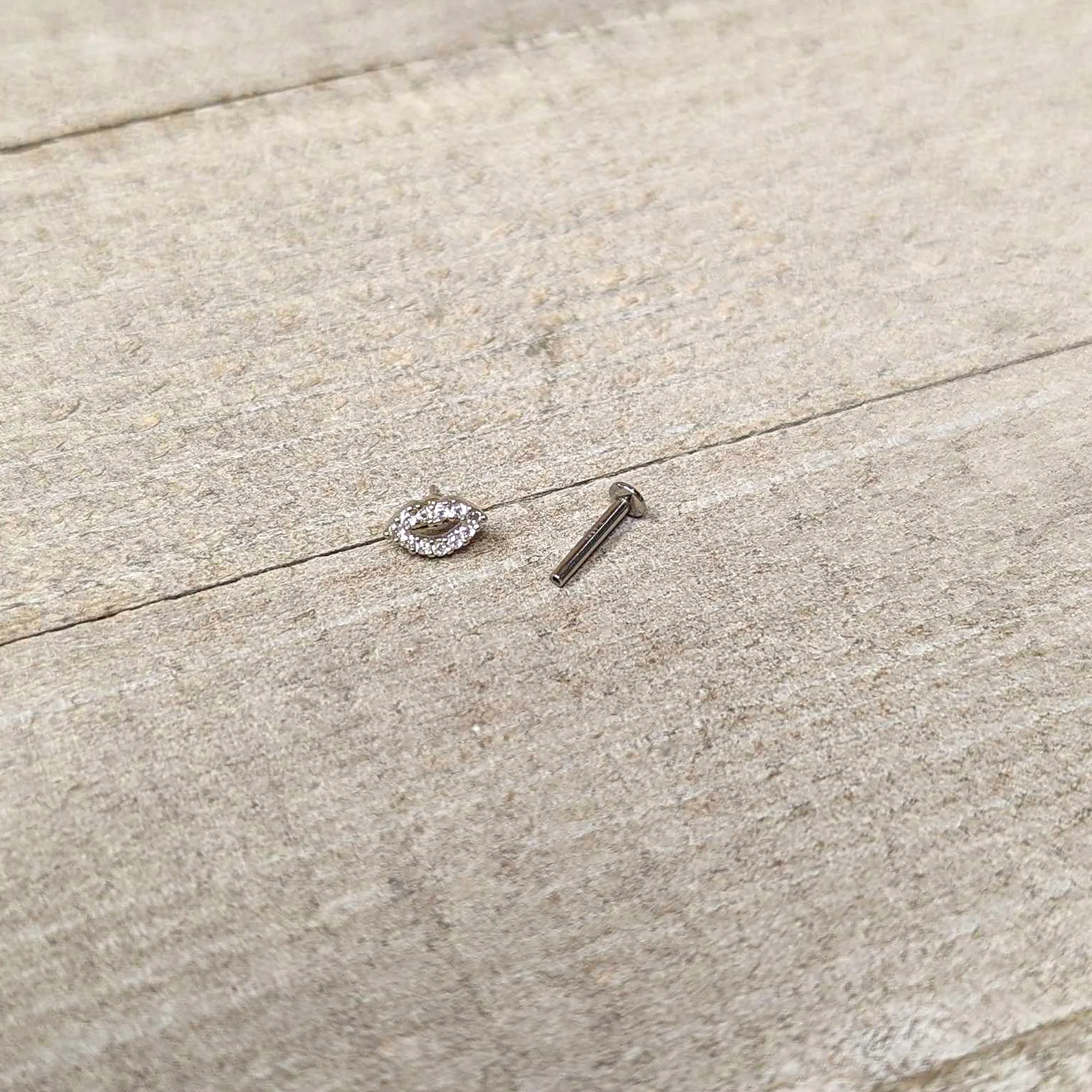 16G 5/16 Clear CZ Gem Kissy Lips Threadless Labret Monroe Tragus - Image 7