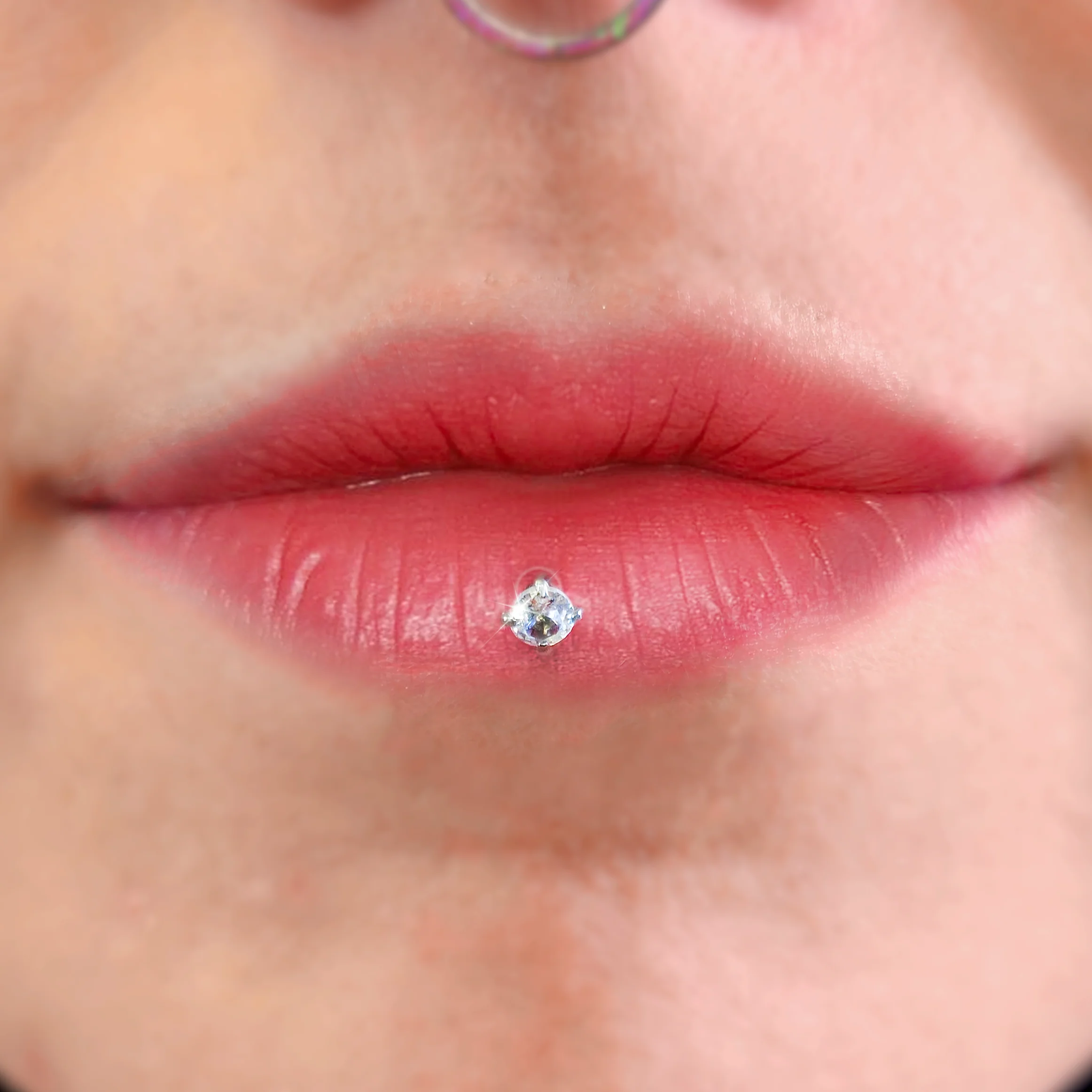 16G 5/16 Clear Gem 2mm Internally Threaded Labret Monroe Tragus - Image 2