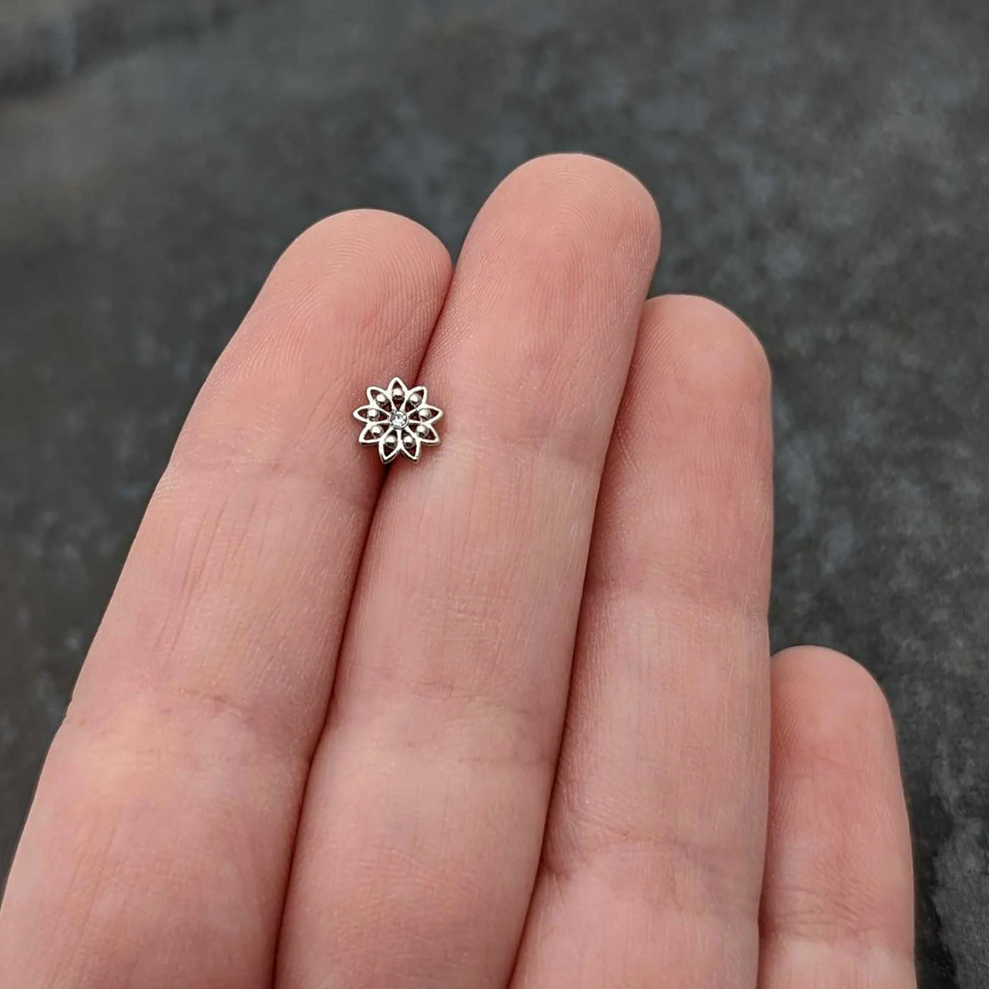 16G 5/16 Clear Gem Starry Flower Labret Monroe Tragus - Image 8