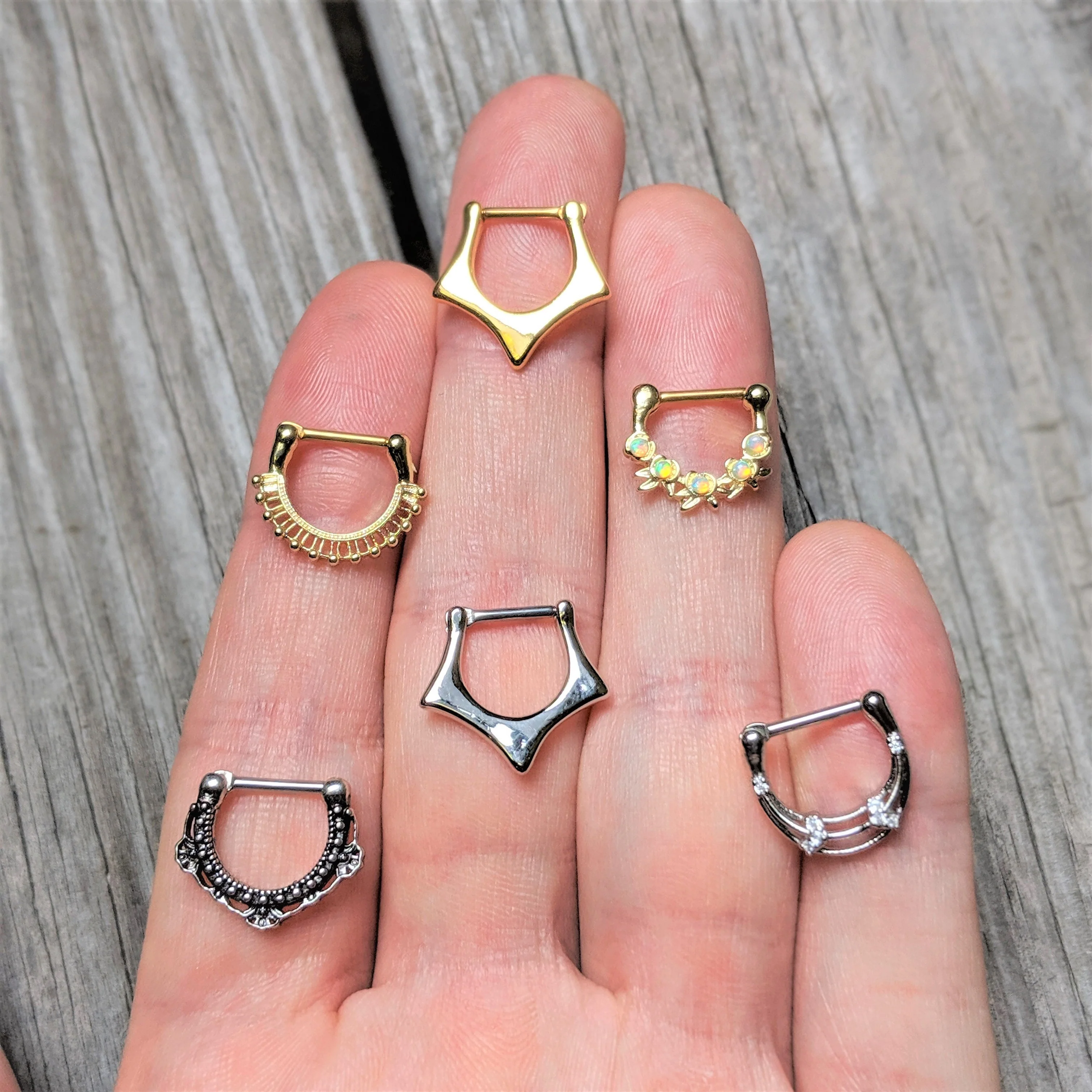 16G 5/16 Gold Tone Textured Frill Septum Clicker - Image 2