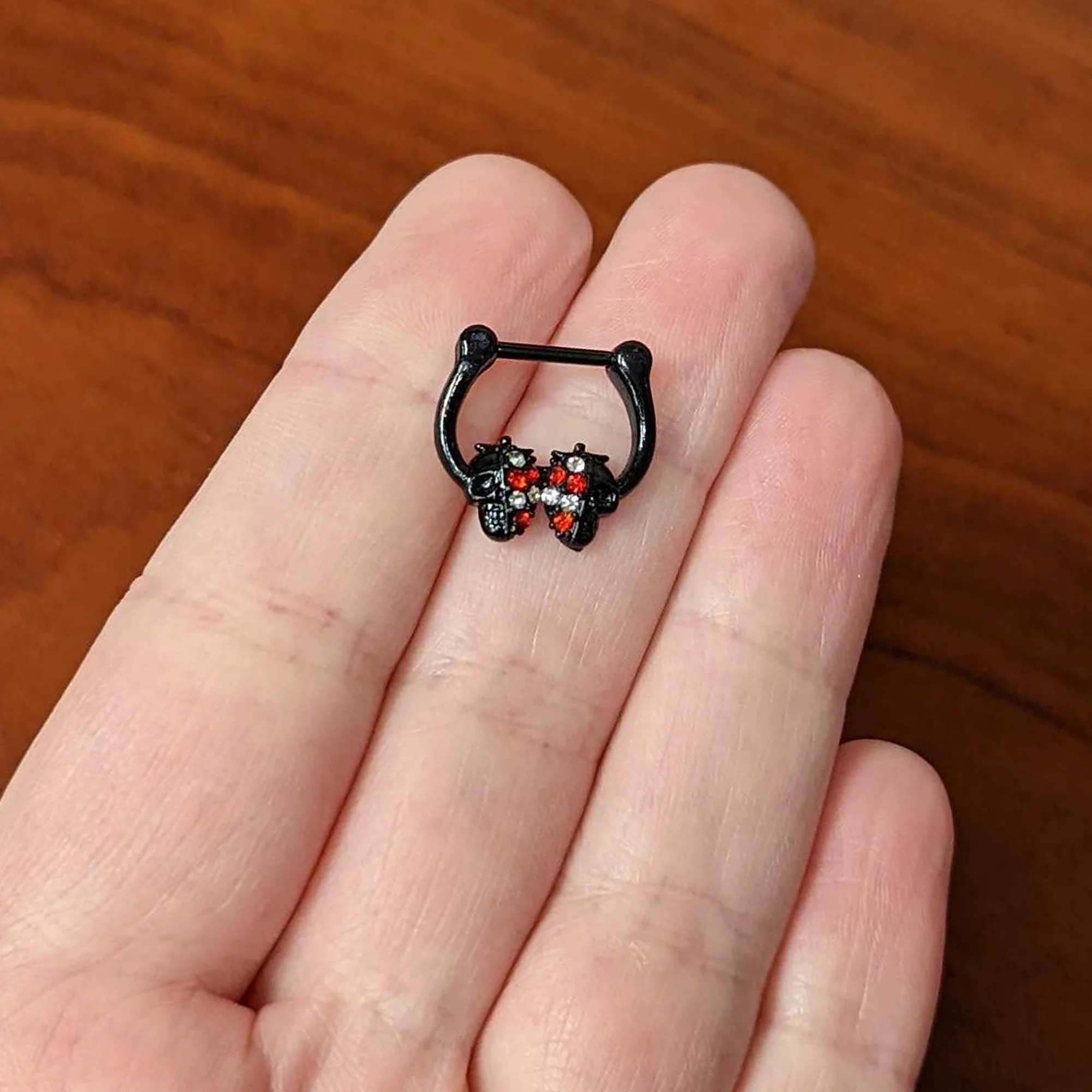 16G 5/16 Red Clear Gem Black Skulls Cartilage Clicker - Image 4