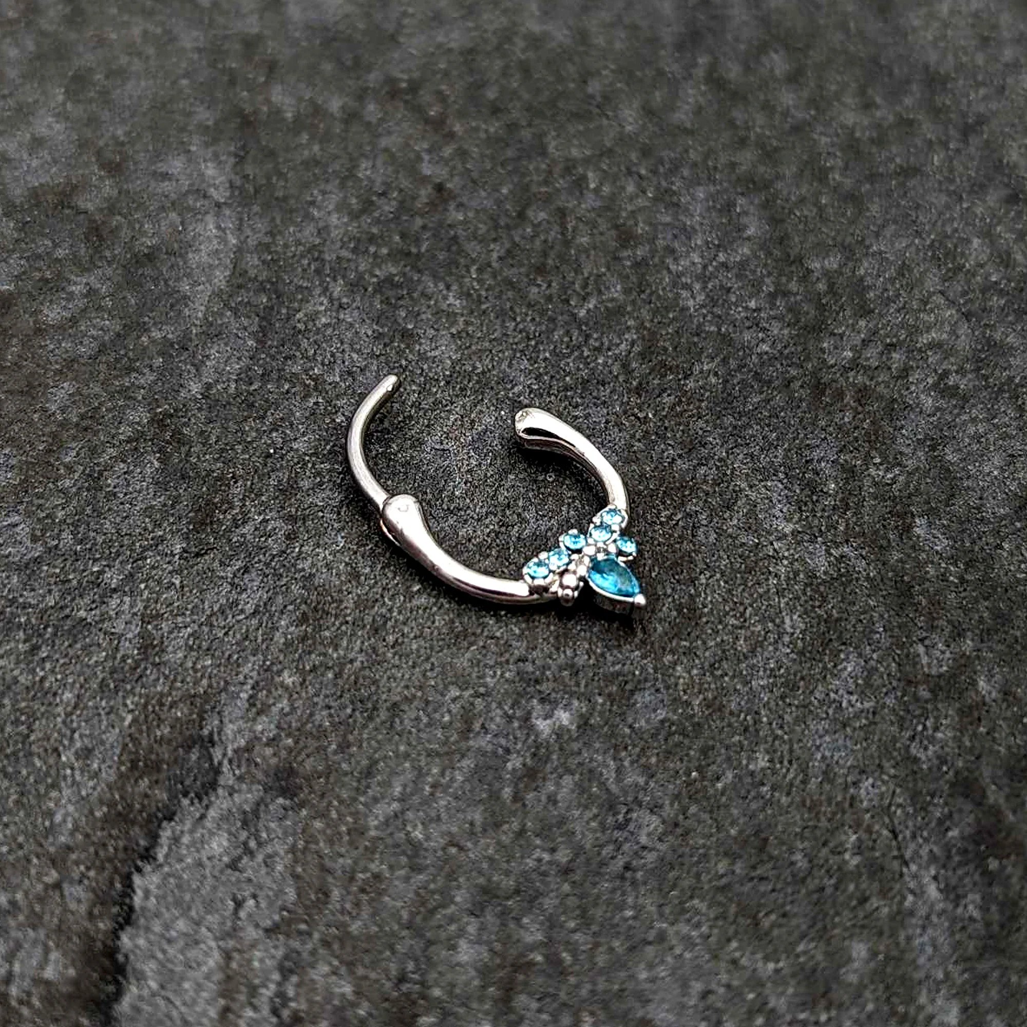 16G 5/16 Blue Gem Bee Glamour Cartilage Clicker - Image 5