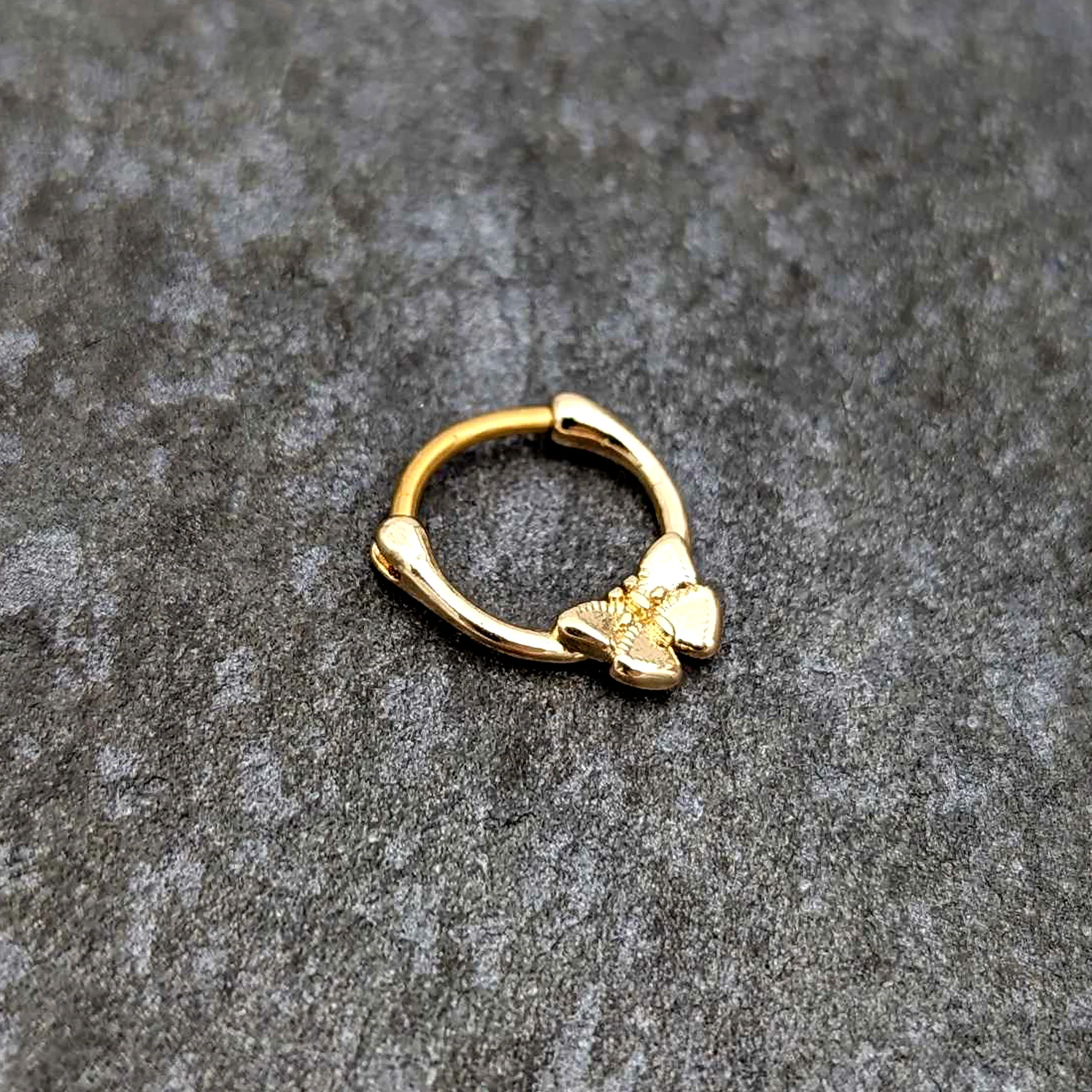 16G 5/16 Gold Tone Simple Textured Butterfly Cartilage Clicker - Image 4