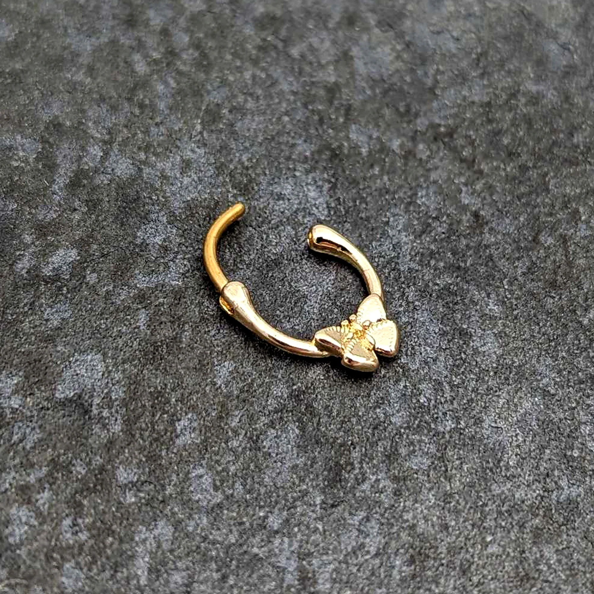 16G 5/16 Gold Tone Simple Textured Butterfly Cartilage Clicker - Image 5