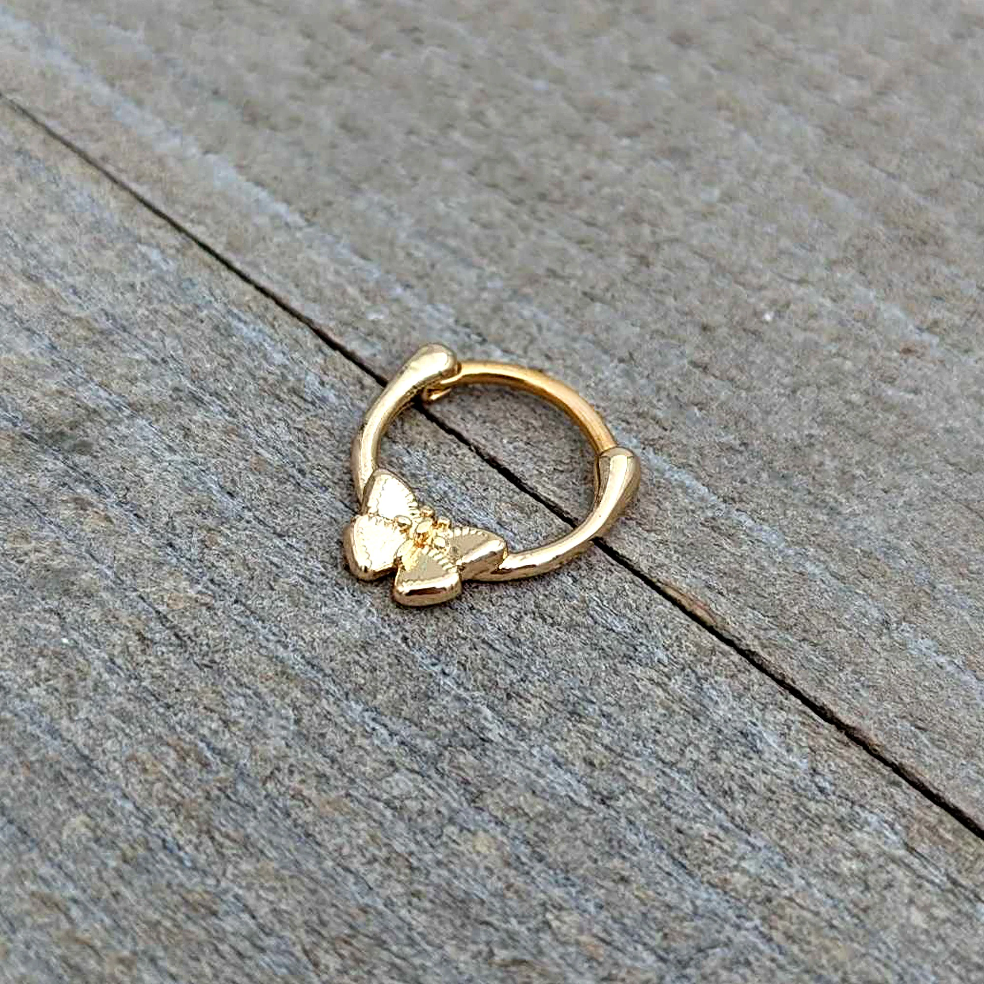 16G 5/16 Gold Tone Simple Textured Butterfly Cartilage Clicker - Image 6