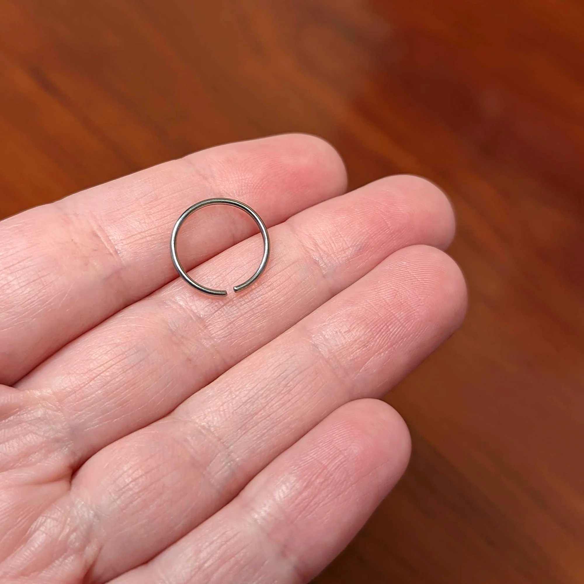 18G 1/2 Grade 23 Titanium Bendable Hoop Ring - Image 4