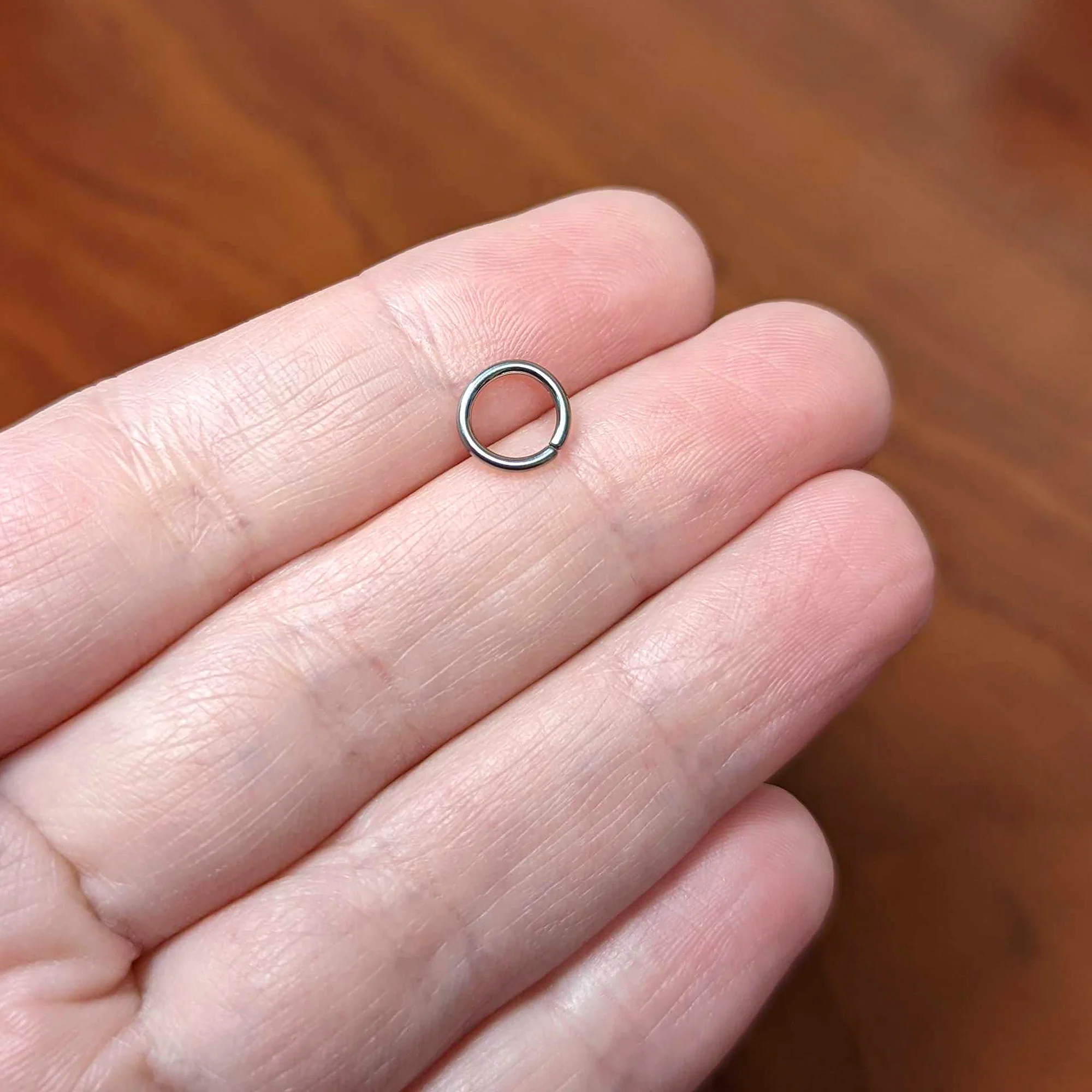 18G 1/4 Grade 23 Titanium Bendable Hoop Ring - Image 4