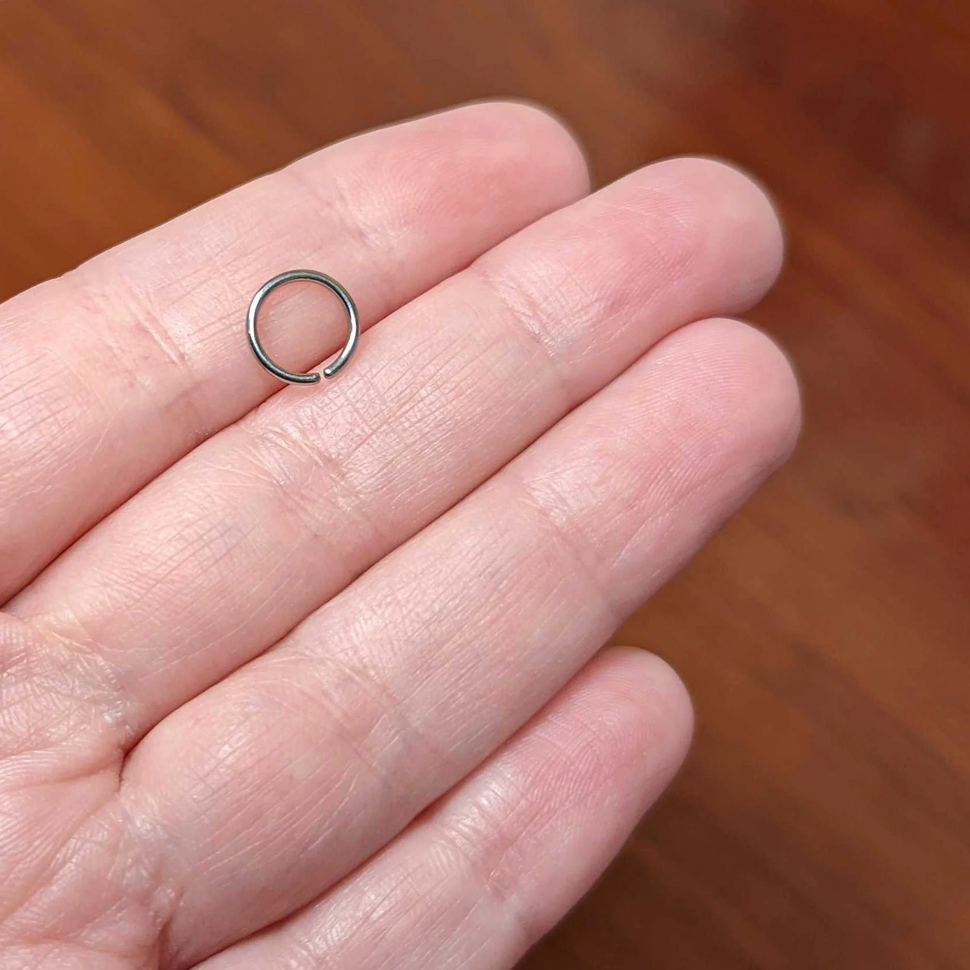 18G 7mm Grade 23 Titanium Bendable Hoop Ring - Image 4