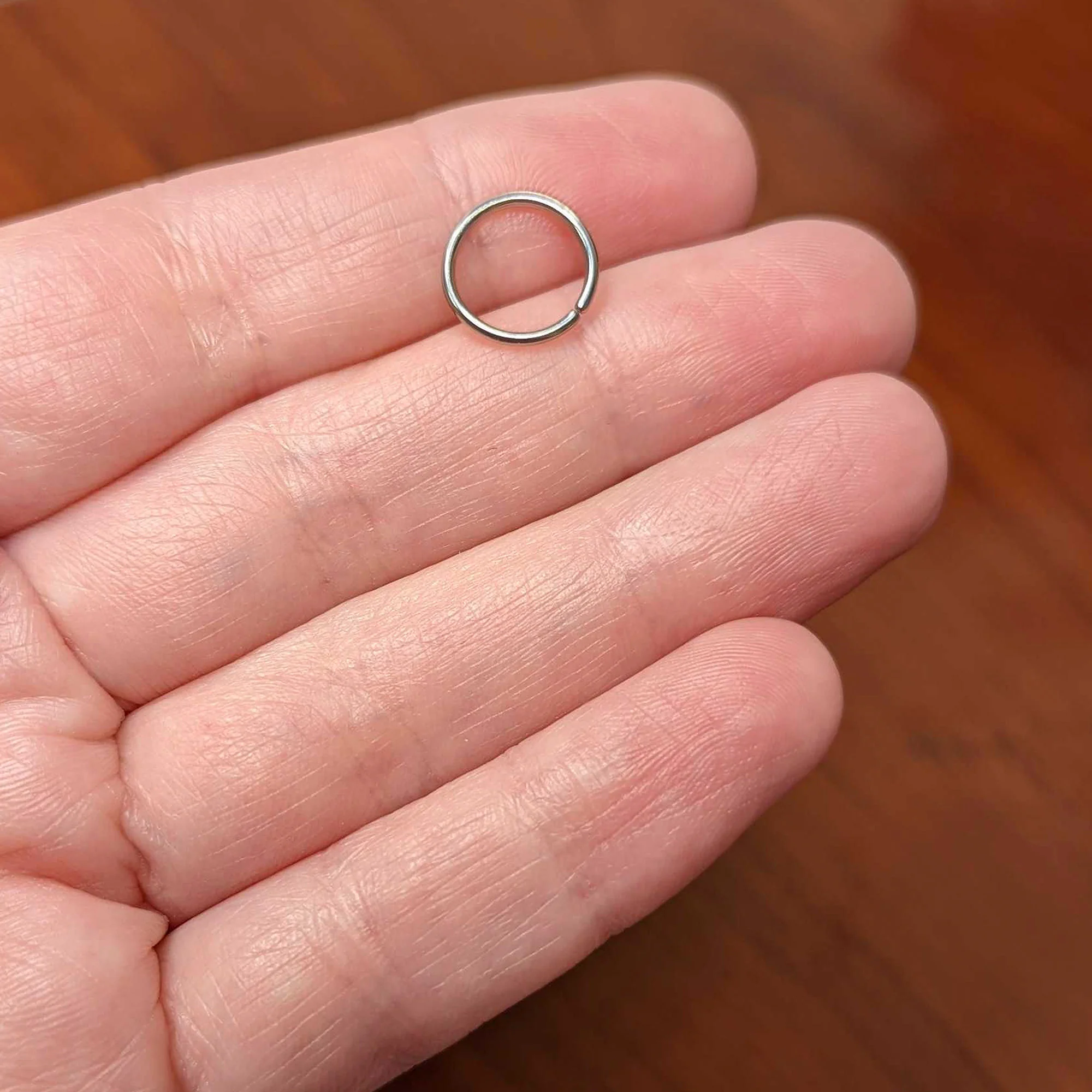 18G 9mm Grade 23 Titanium Bendable Hoop Ring - Image 4