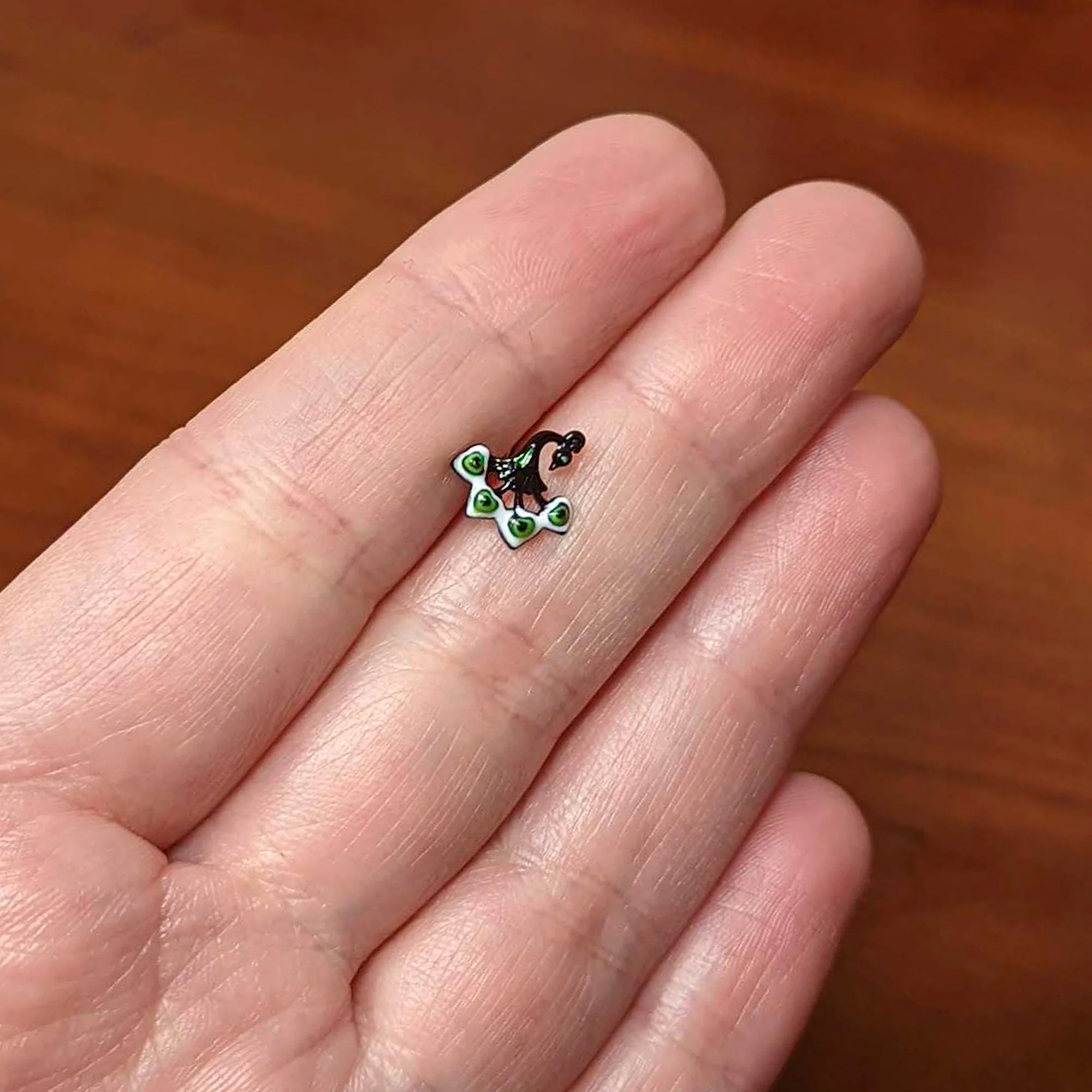 20G 1/4 Black Green Perfect Peacock L Shape Nose Ring - Image 5