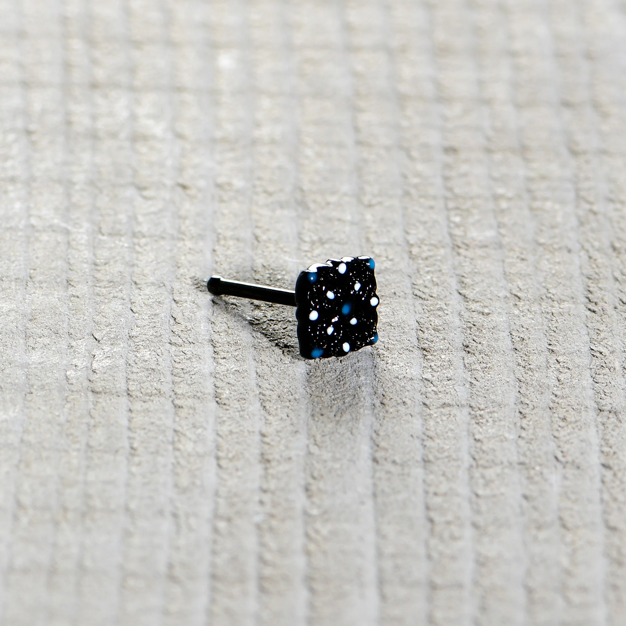 20G 1/4 Black Lacy Rhombus Nose Bone - Image 7