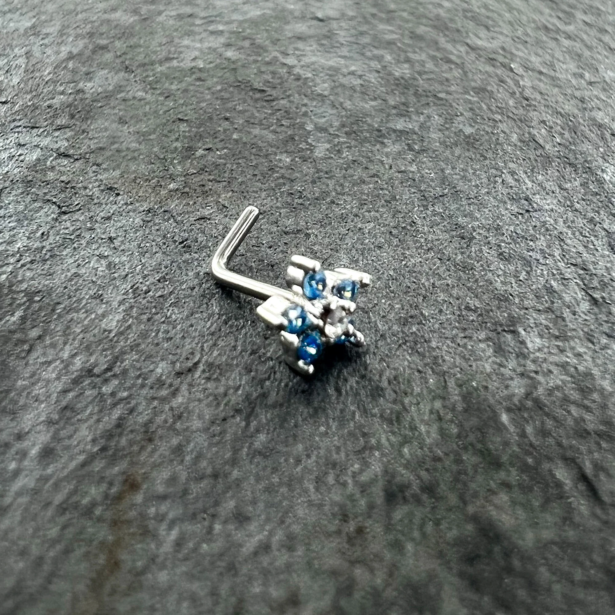 20G 1/4 Blue Clear CZ Gem Flower Beauty L Shape Nose Ring - Image 5