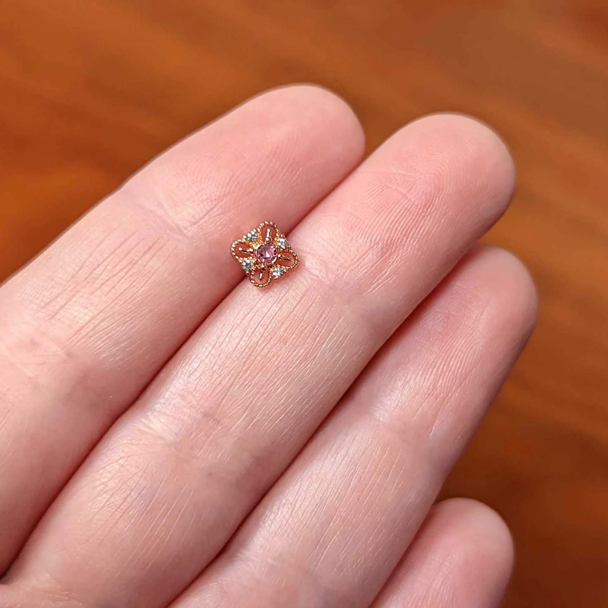 20G 1/4 Clear Pink Gem Rosy Cross Rhombus Nose Bone - Image 5