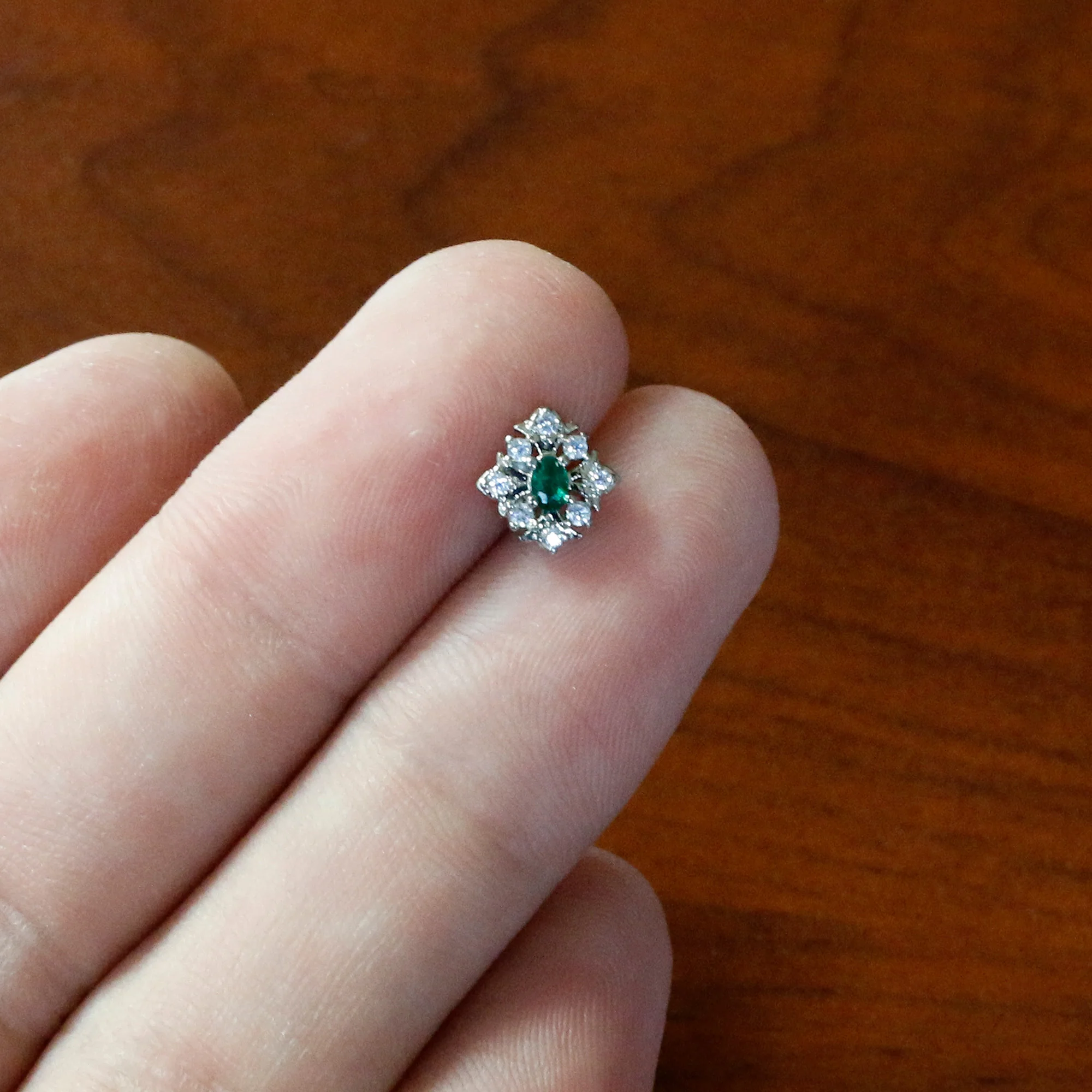 20G 1/4 Green Gem Ornate Art Deco Nose Bone - Image 7