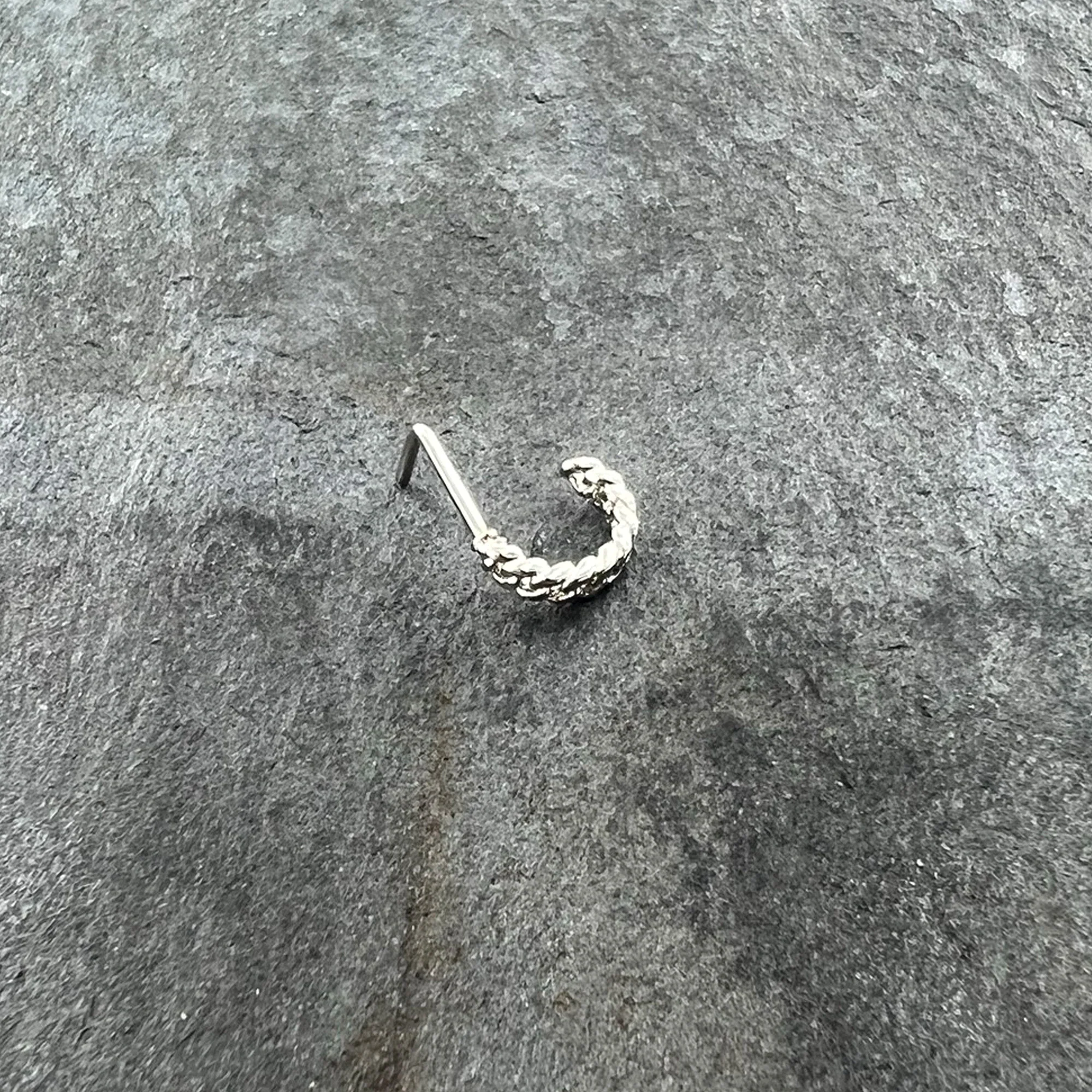 20G 1/4 Loving Links Faux Hoop L Shaped Nose Ring - Image 5
