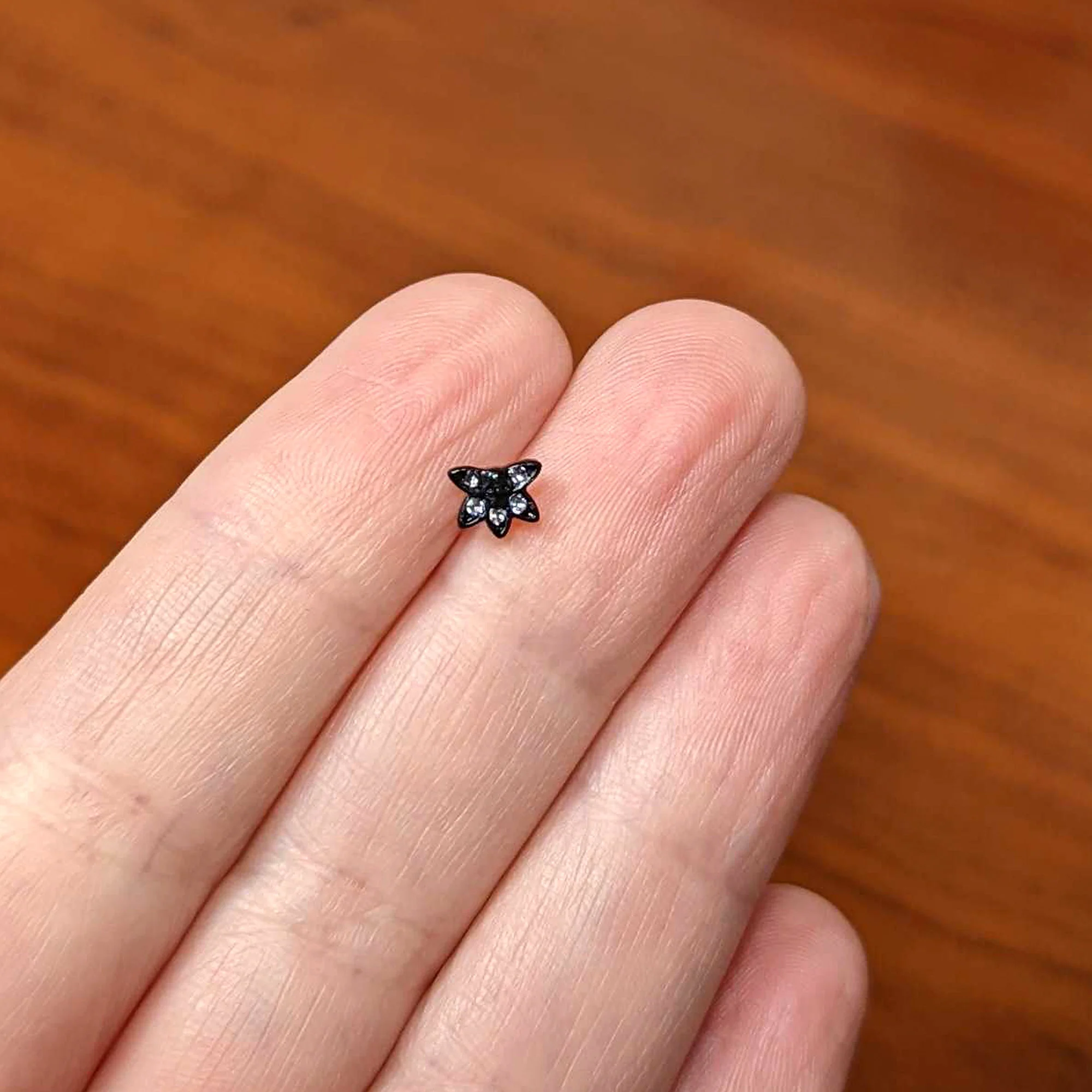 20G 1/4 Purple Gem Black Skull Blossom Nose Bone - Image 7