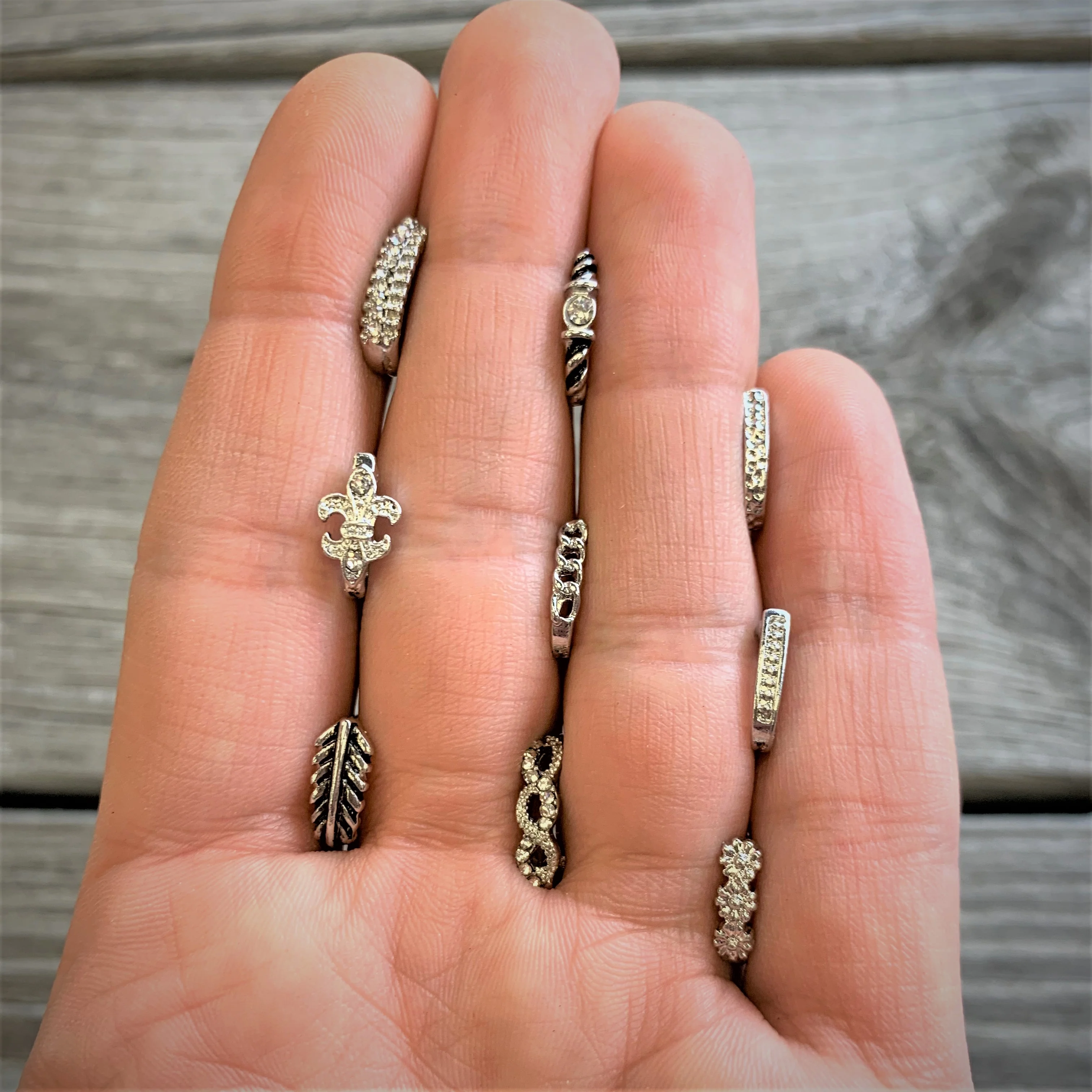 20G 3/8 Steel Chain Link Faux Hoop Nose Bone - Image 2