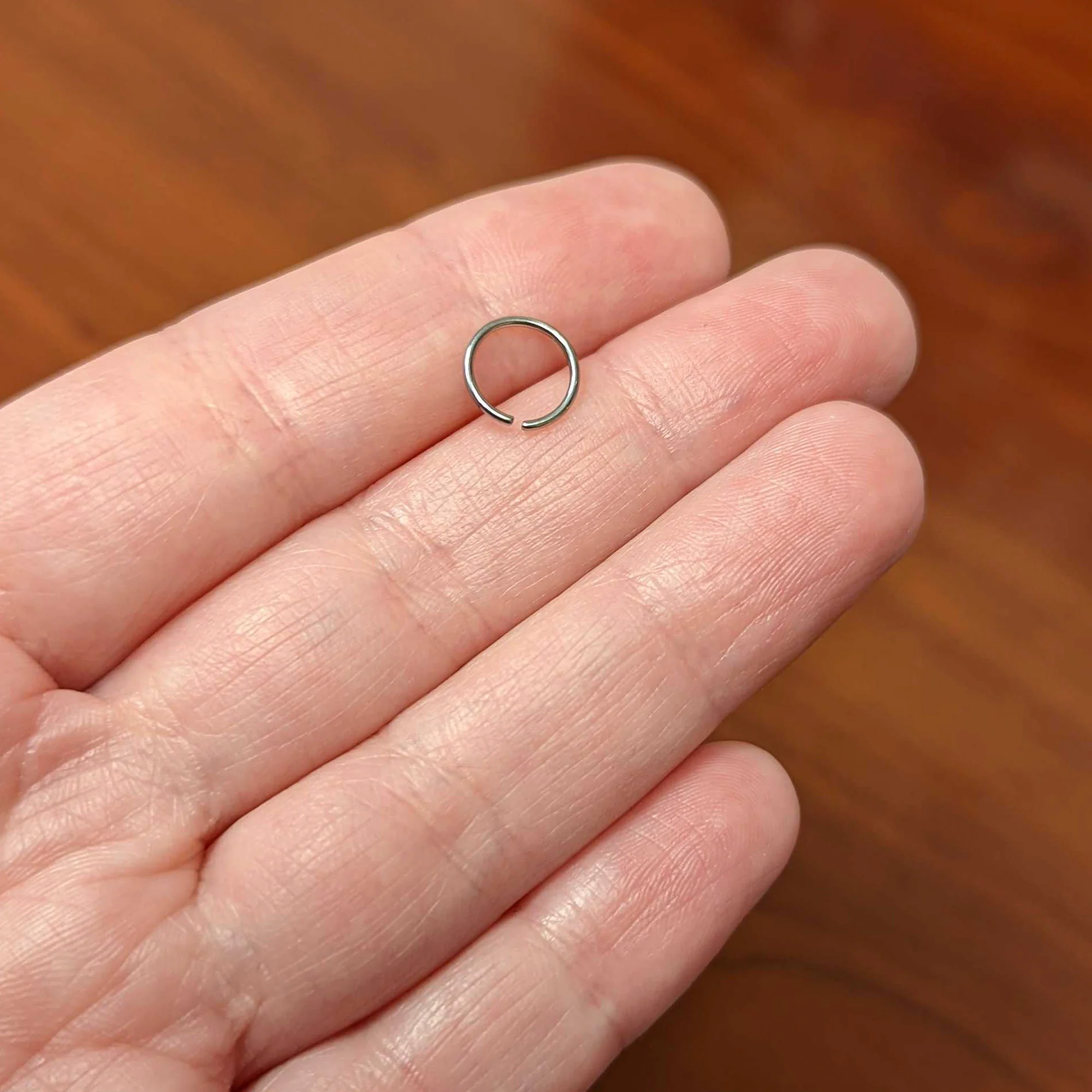 20G 7mm Grade 23 Titanium Bendable Hoop Ring - Image 4