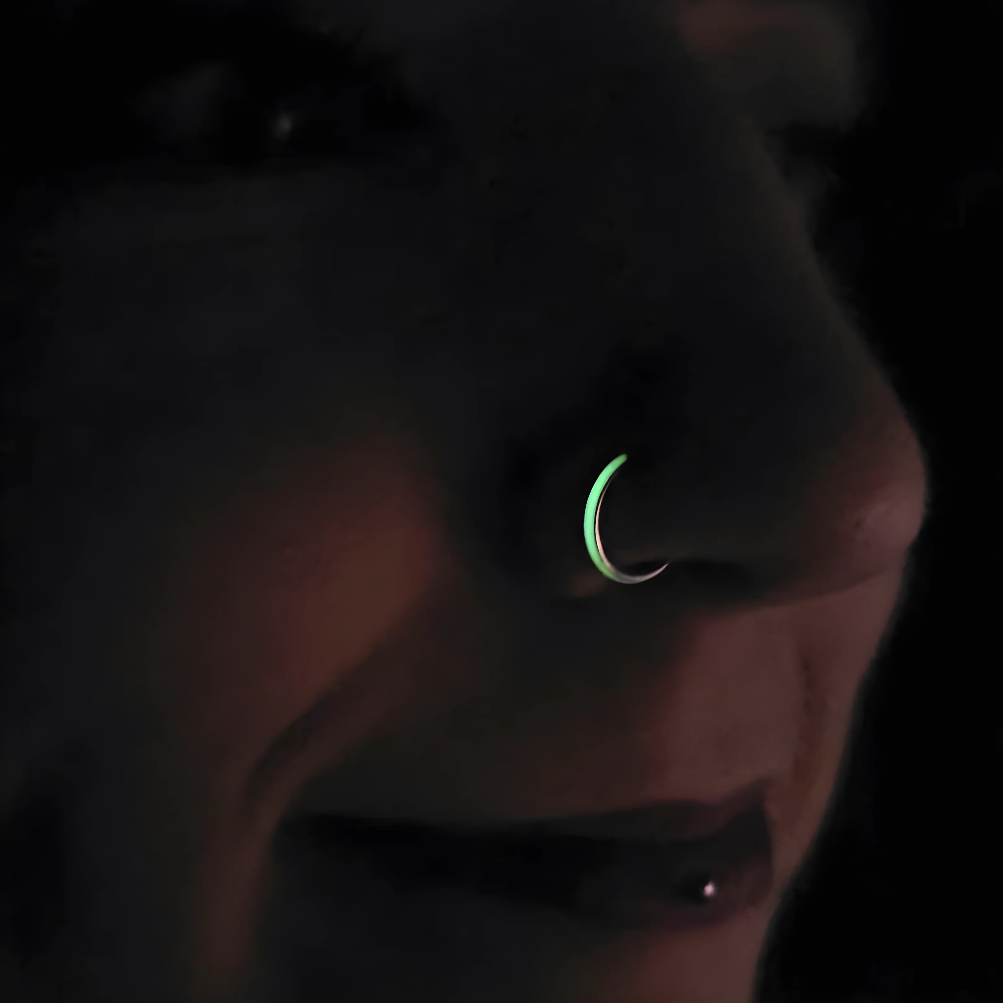 20G Implant Grade Titanium  Glow in the Dark Hinged Segment Nose Hoop - Image 3