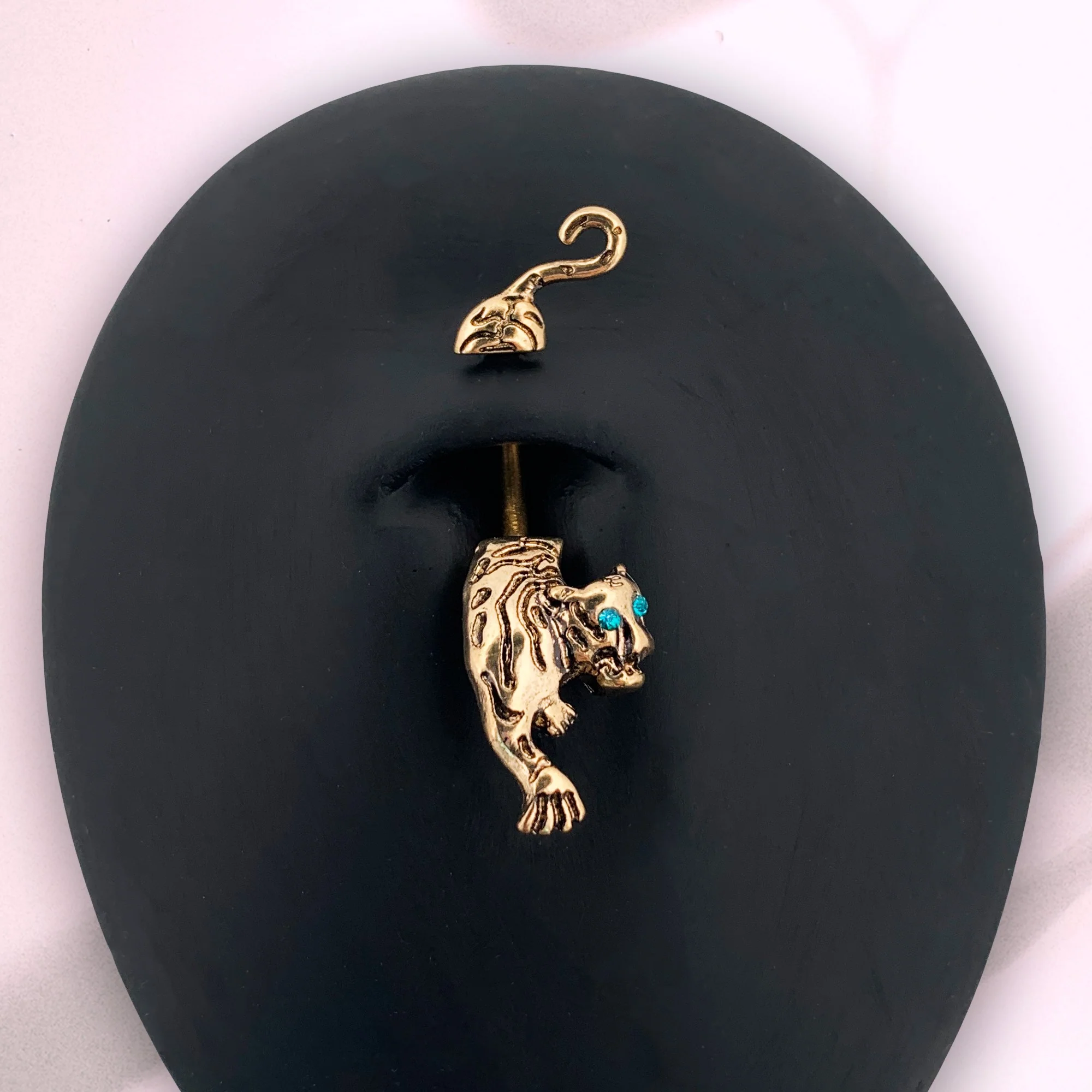 Blue Gem Gold Tone Prowling Tiger Double Mount Belly Ring - Image 3