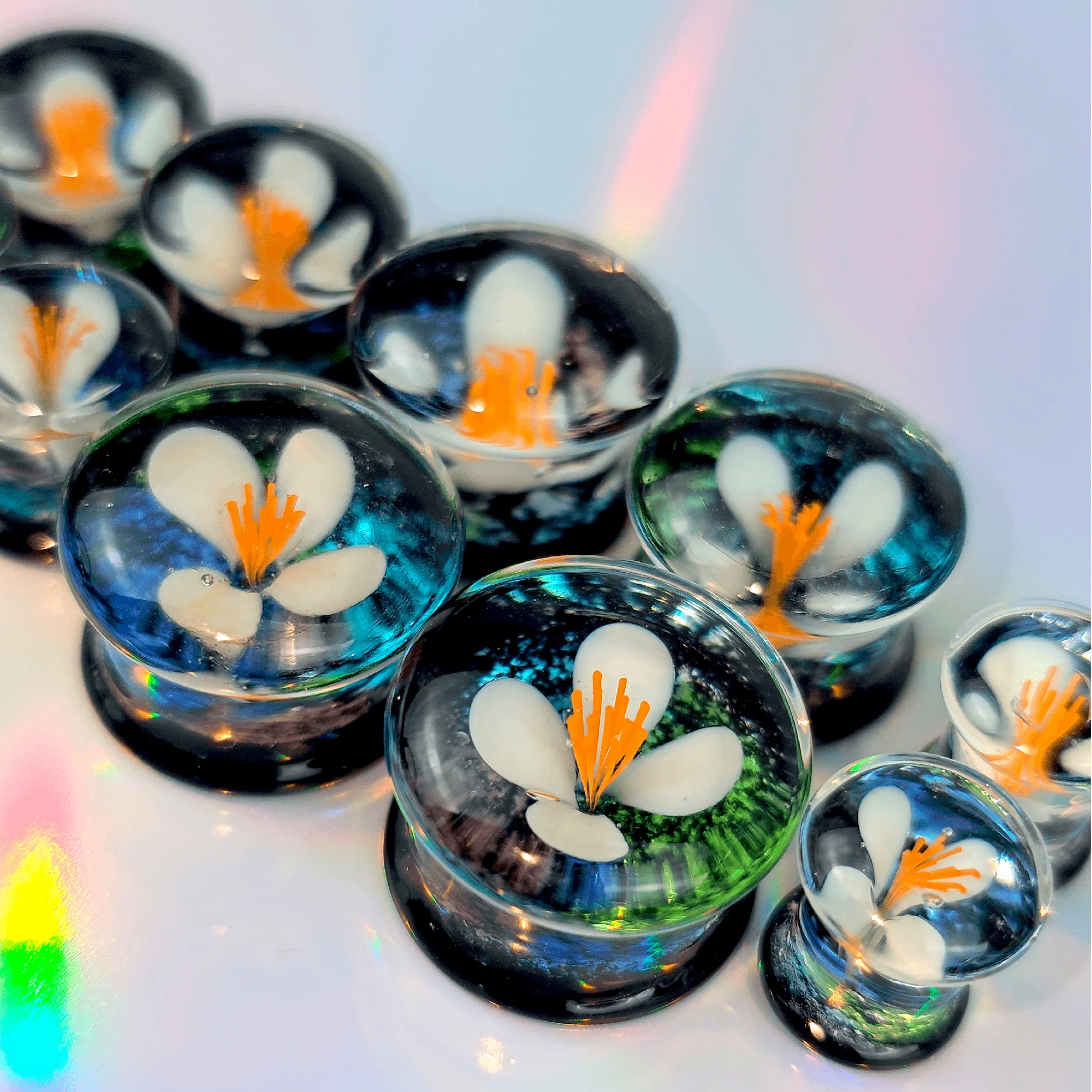 Double Flare Serene Floating Flower Glass Saddle Plug - Image 2