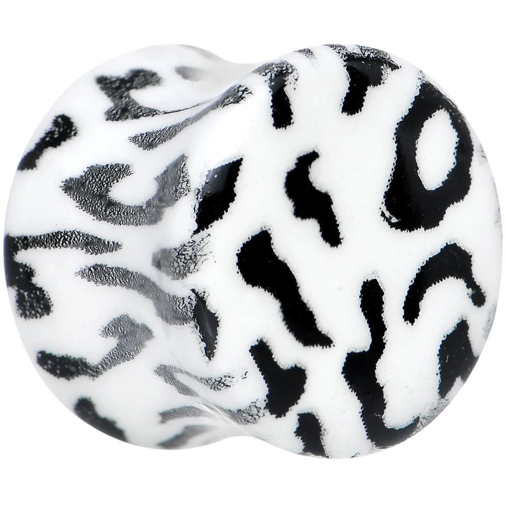 Leopard Print Glow in the Dark Saddle Plug 0G to 1 Inch - Image 7