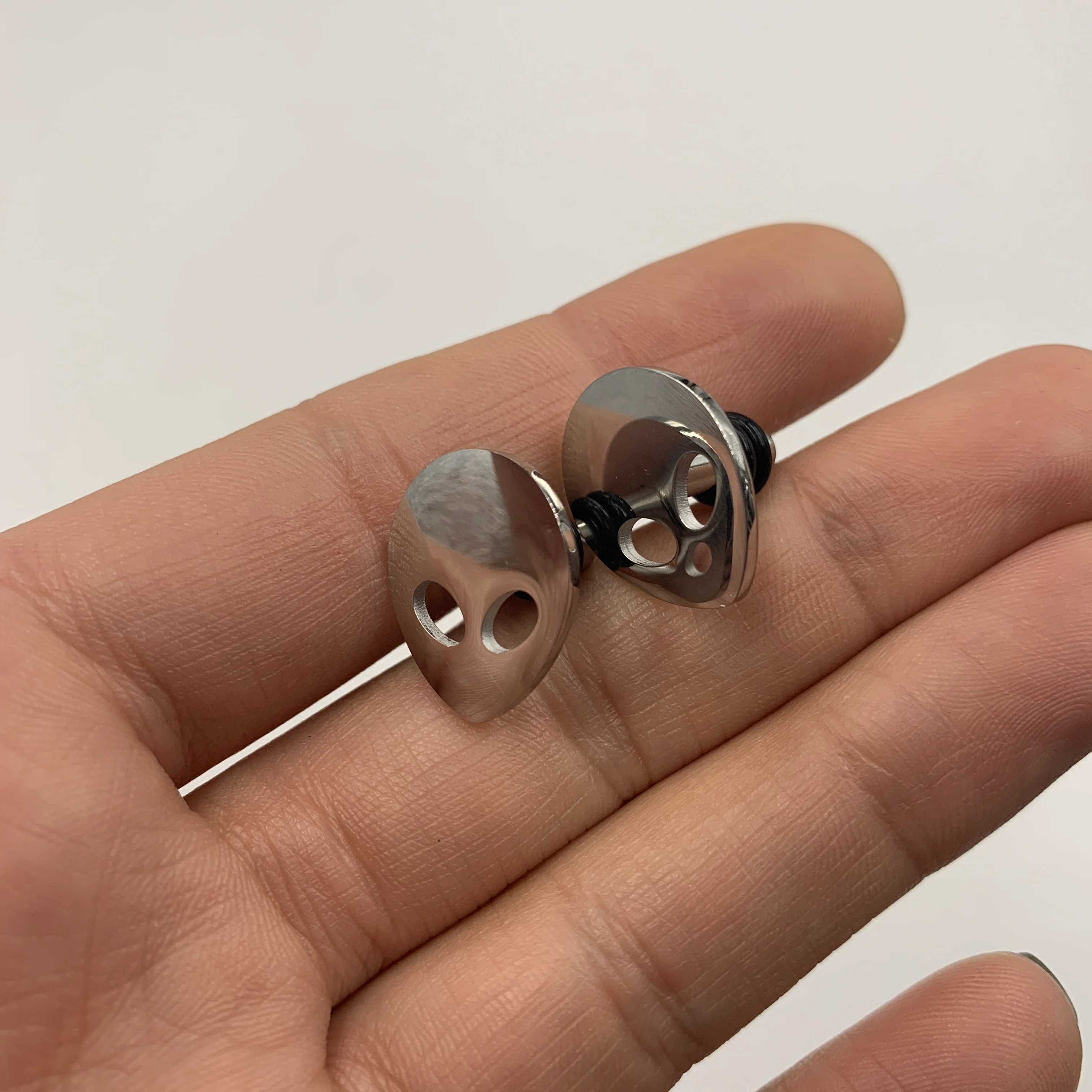 Steel Space Alien Single Flare Plug Set 14G to 2G - Image 2